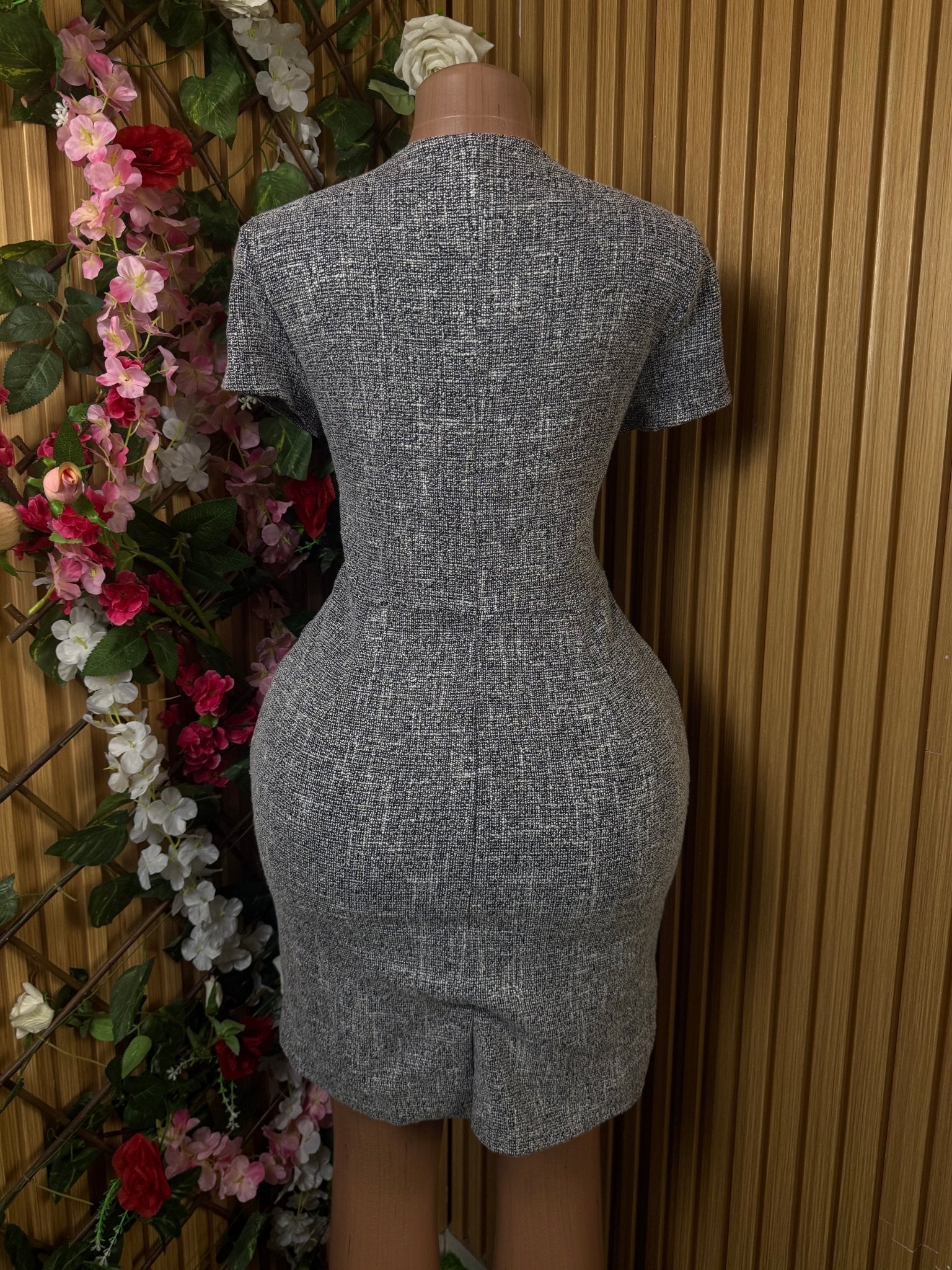 Robe moulante manches courtes à drapée - Perluna Store