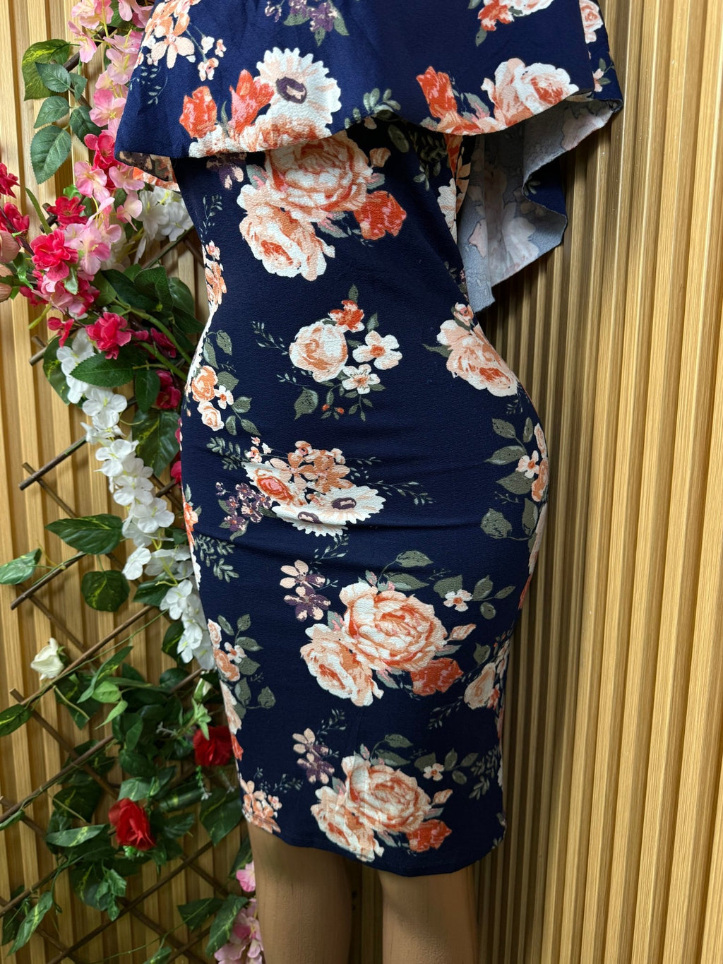 Robe moulante manches courtes décollectée - Perluna Store