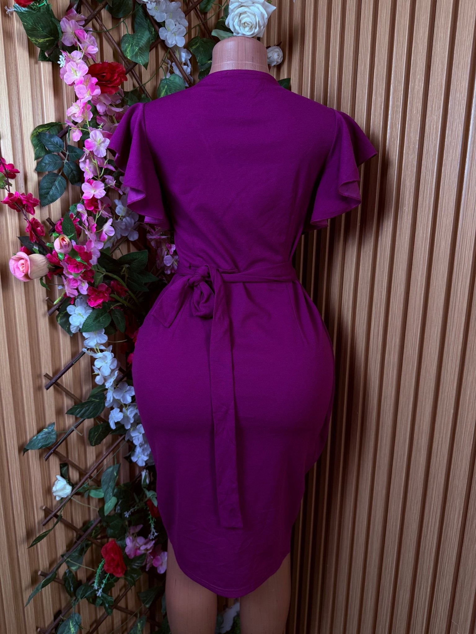 Robe moulante manches courtes décollectée - Perluna Store