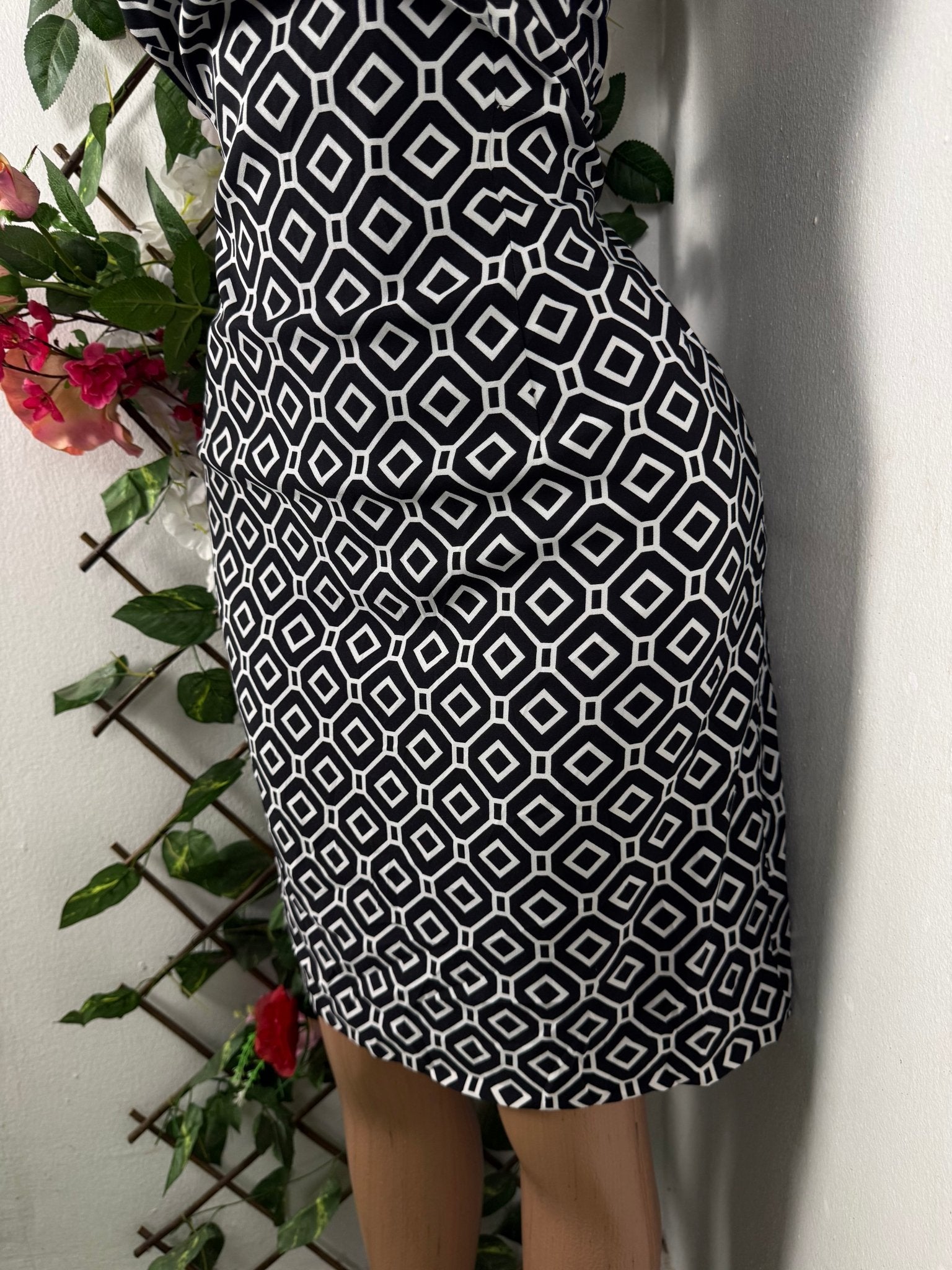 Robe moulante manches courtes décollecteé - Perluna Store