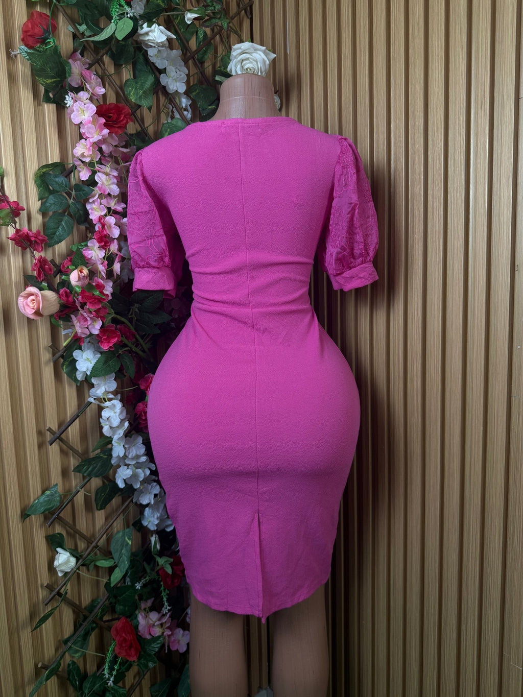 Robe moulante manches courtes décollectée - Perluna Store