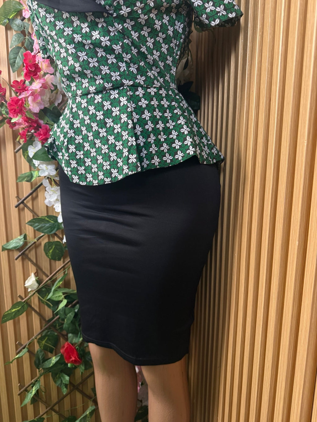 Robe moulante manches courtes décollectée - Perluna Store