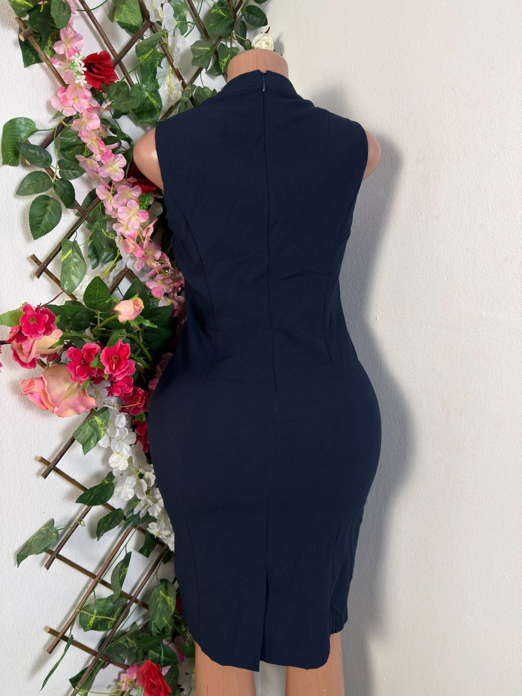 Robe moulante slim sans manches - Perluna Store