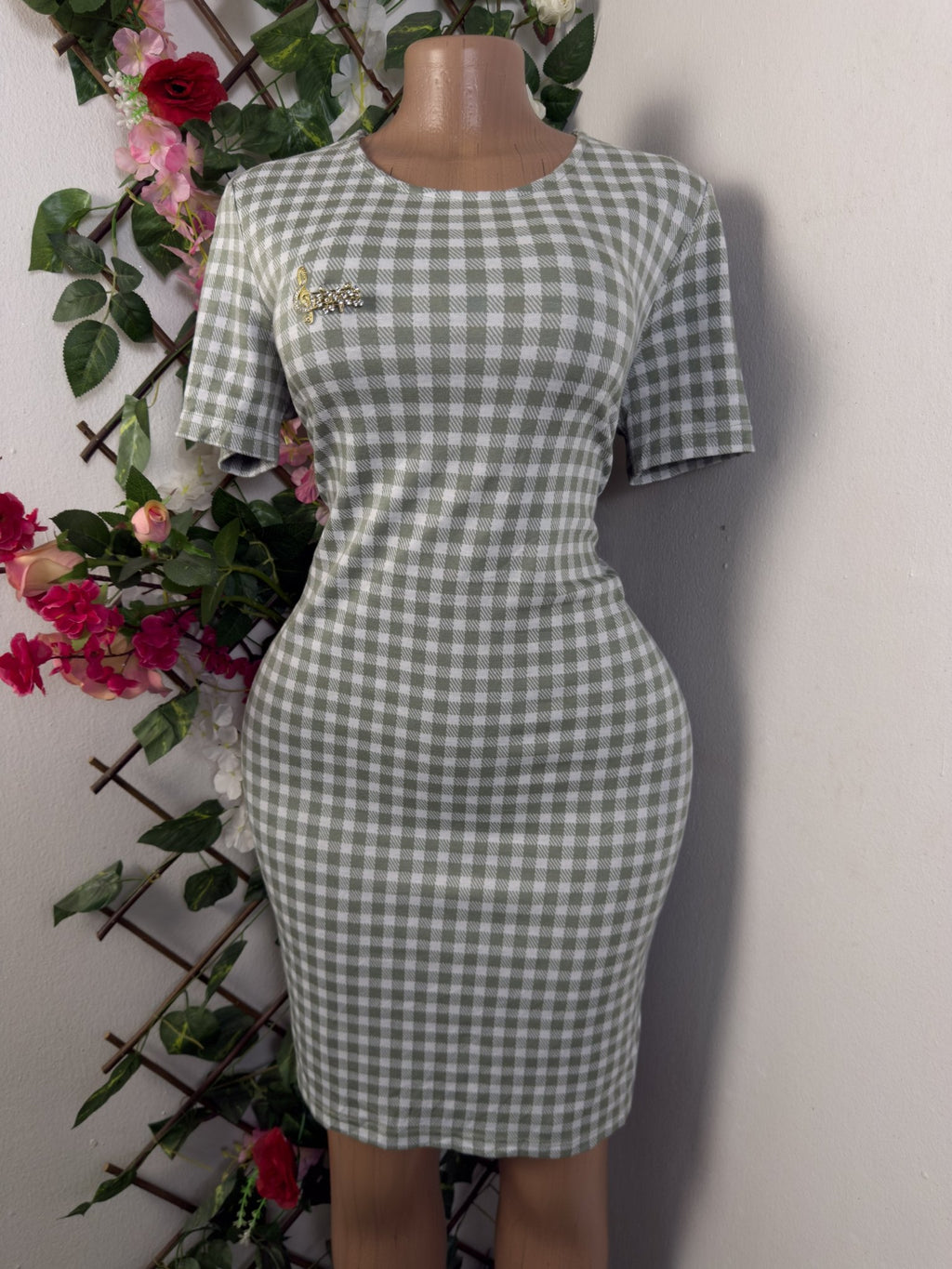 Robe moulante manches courtes drapée - Perluna Store