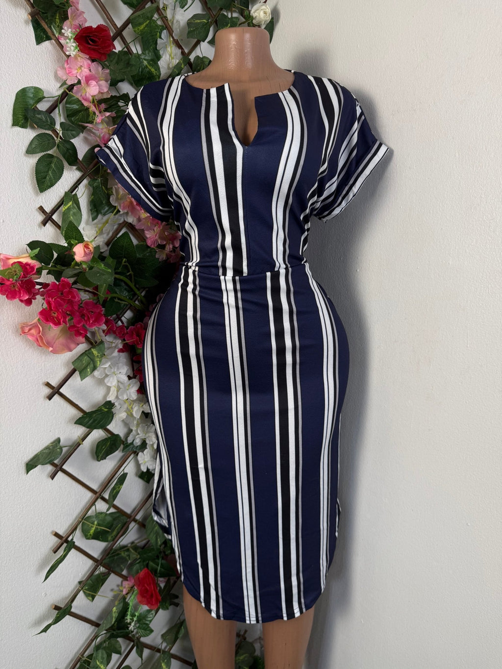 Robe moulante manches courtes drapée - Perluna Store