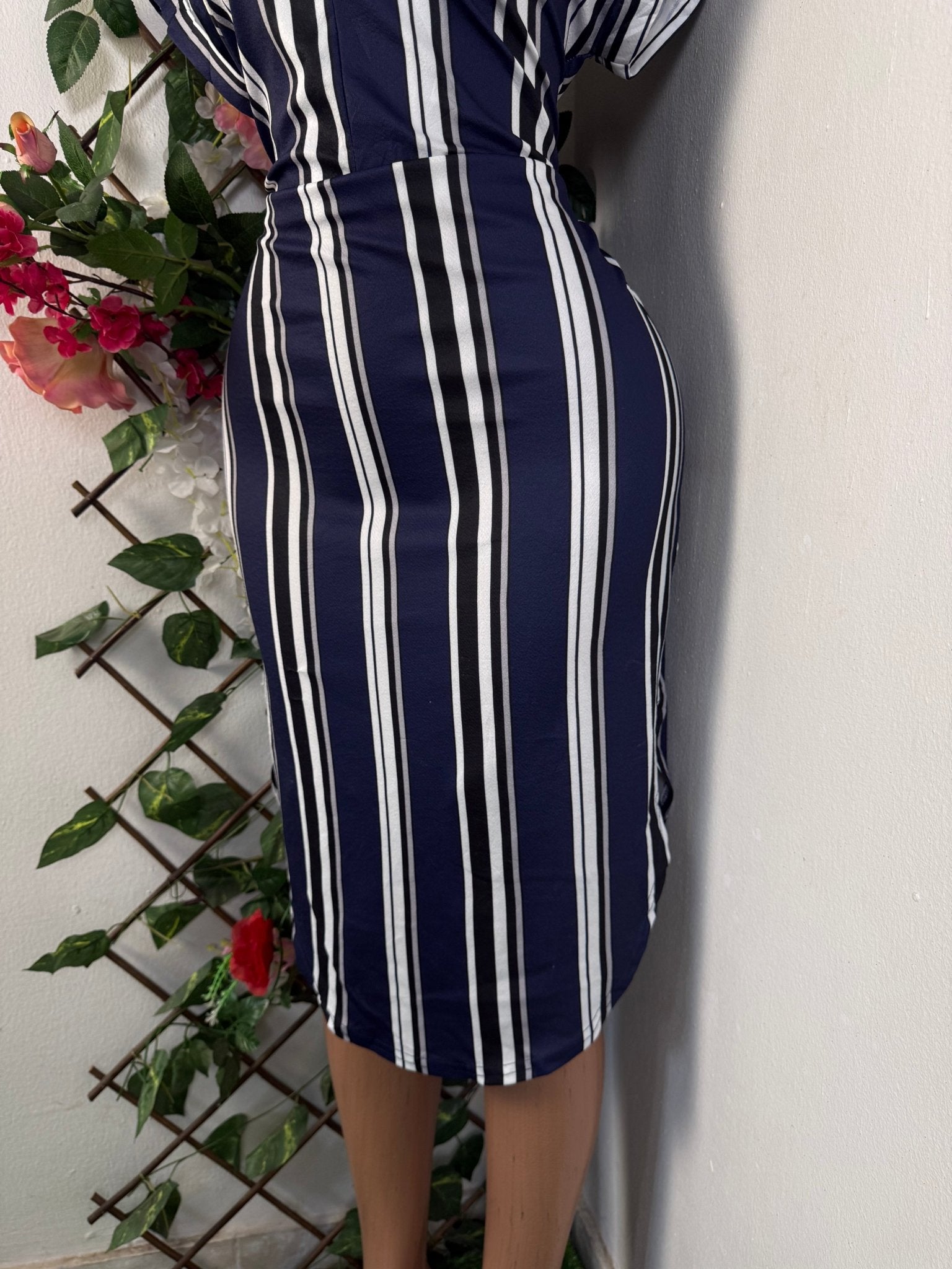 Robe moulante manches courtes drapée - Perluna Store
