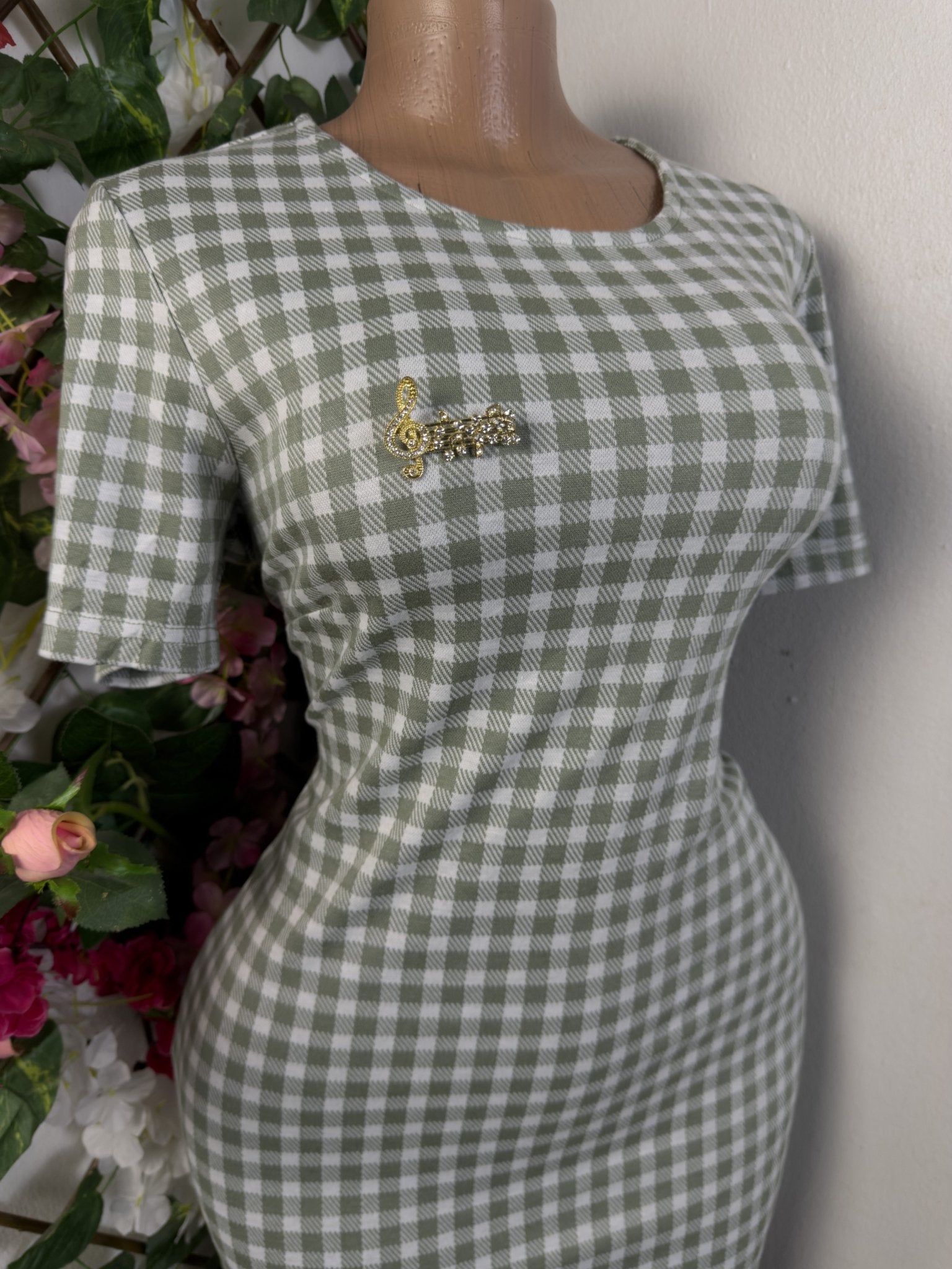 Robe moulante manches courtes drapée - Perluna Store