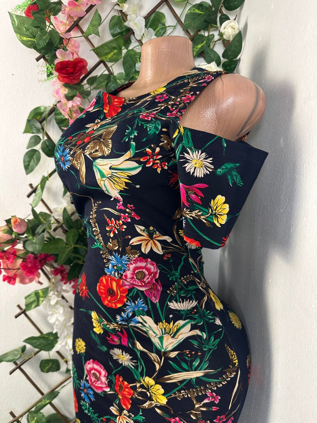 Robe moulante manches courtes imprimée fleurie - Perluna Store - kinshasa