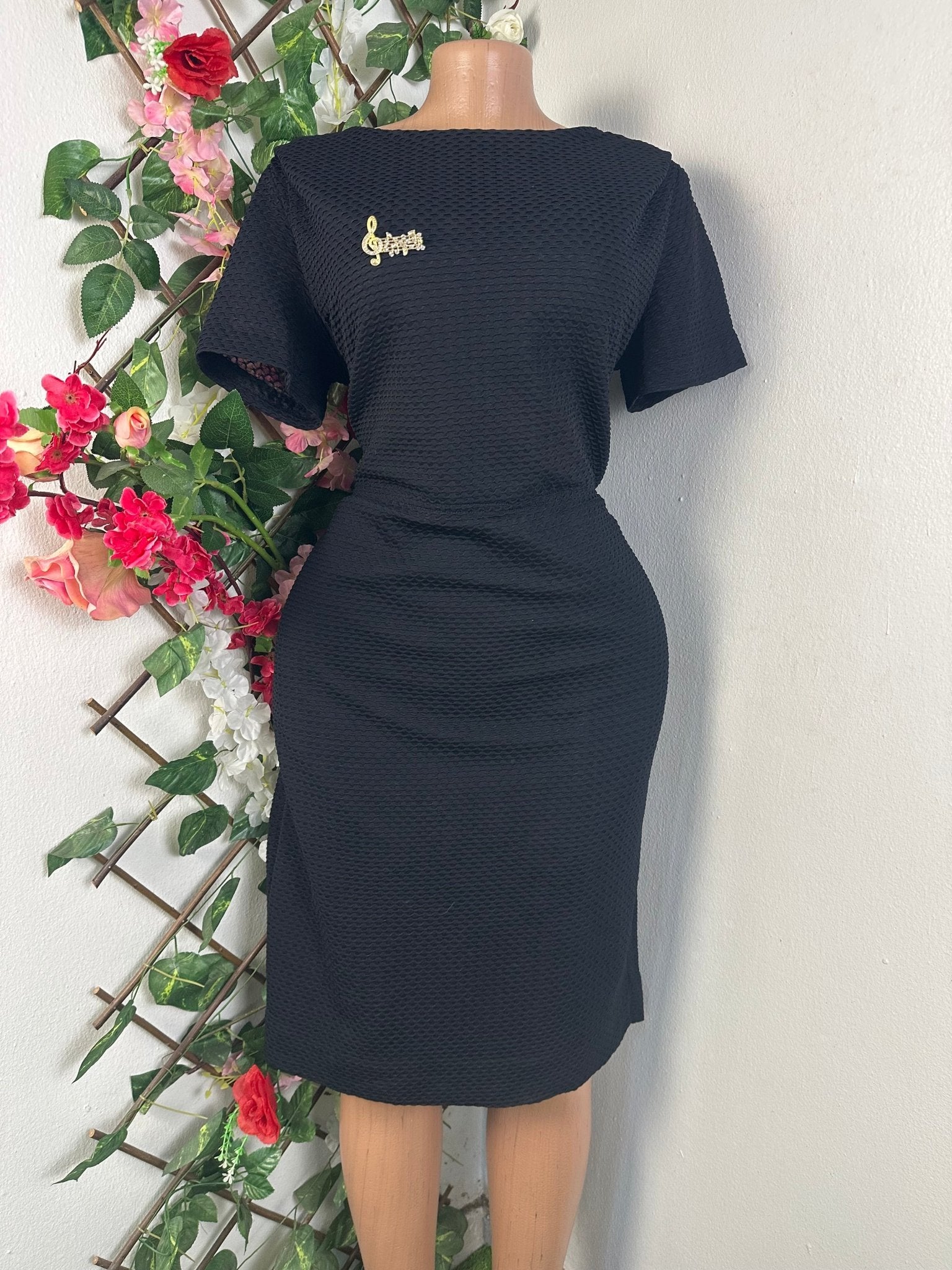 Robe moulante manches courtes - Perluna Store - kinshasa