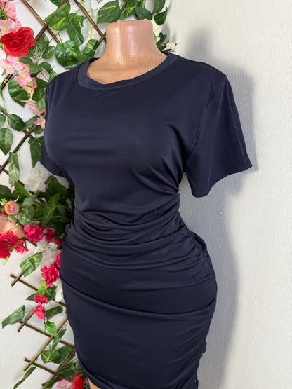 Robe moulante manches courtes - Perluna Store - kinshasa