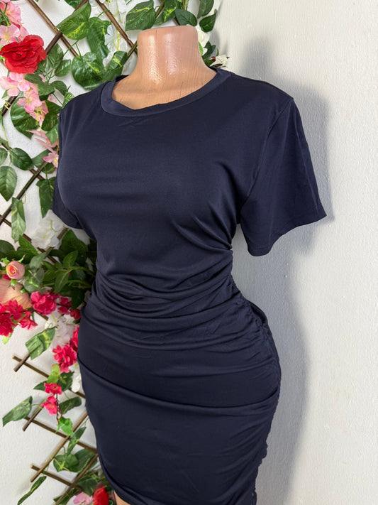 Robe moulante manches courtes - Perluna Store - kinshasa