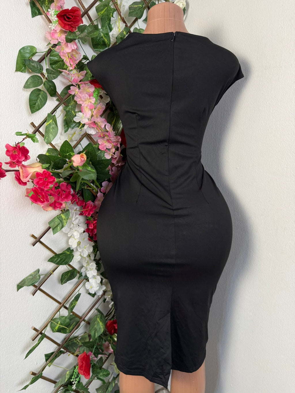 Robe moulante manches longue colle carré - Perluna Store - kinshasa