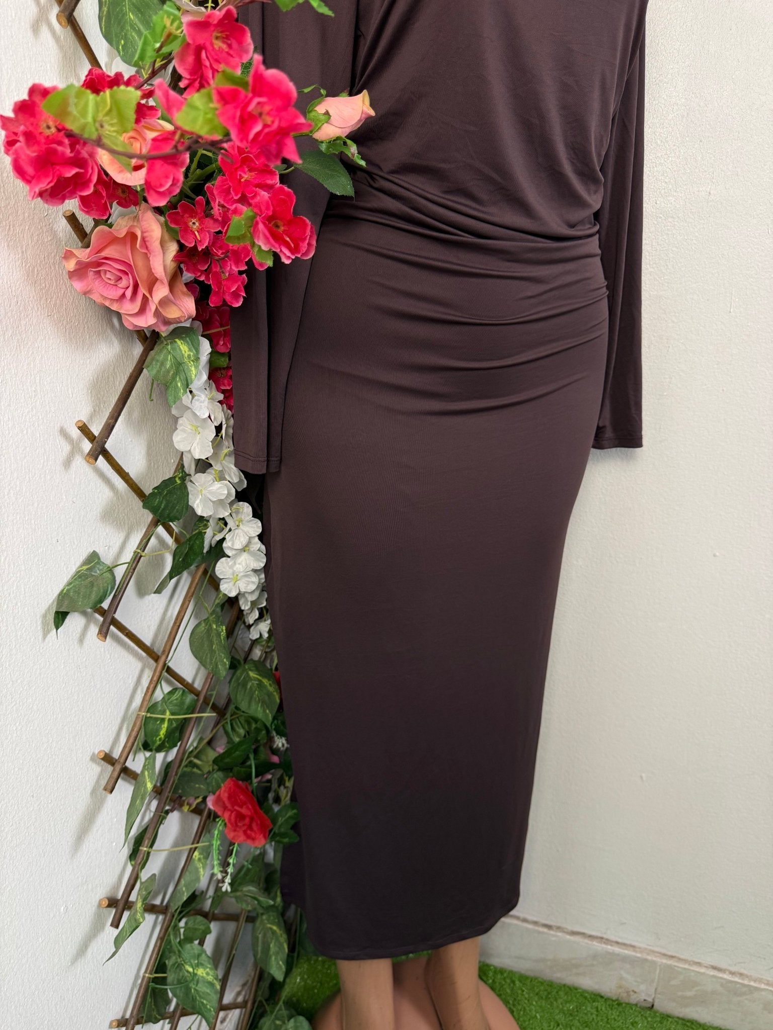 Robe moulante manches longue colle carré - Perluna Store - kinshasa