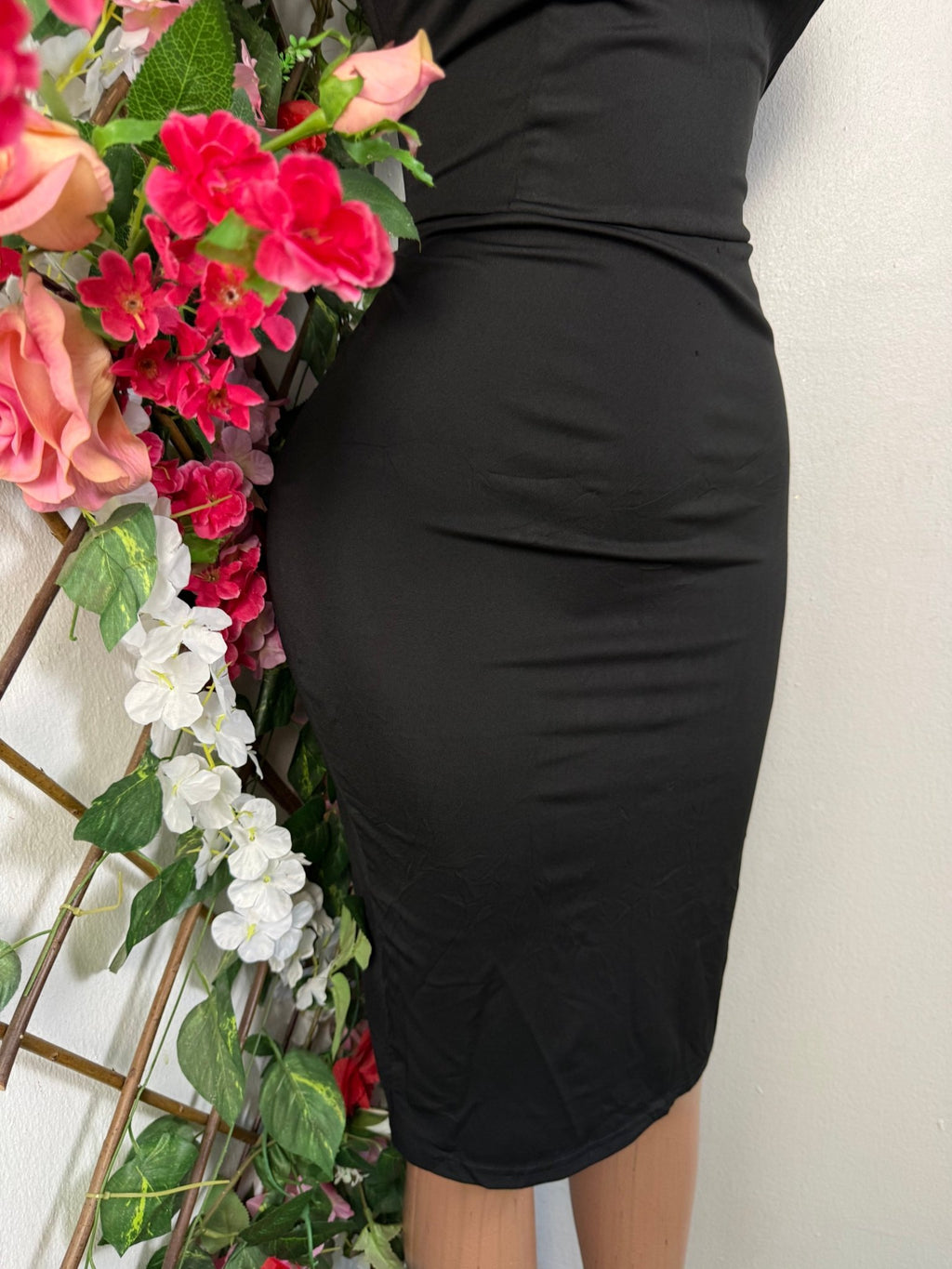 Robe moulante manches longue colle carré - Perluna Store - kinshasa