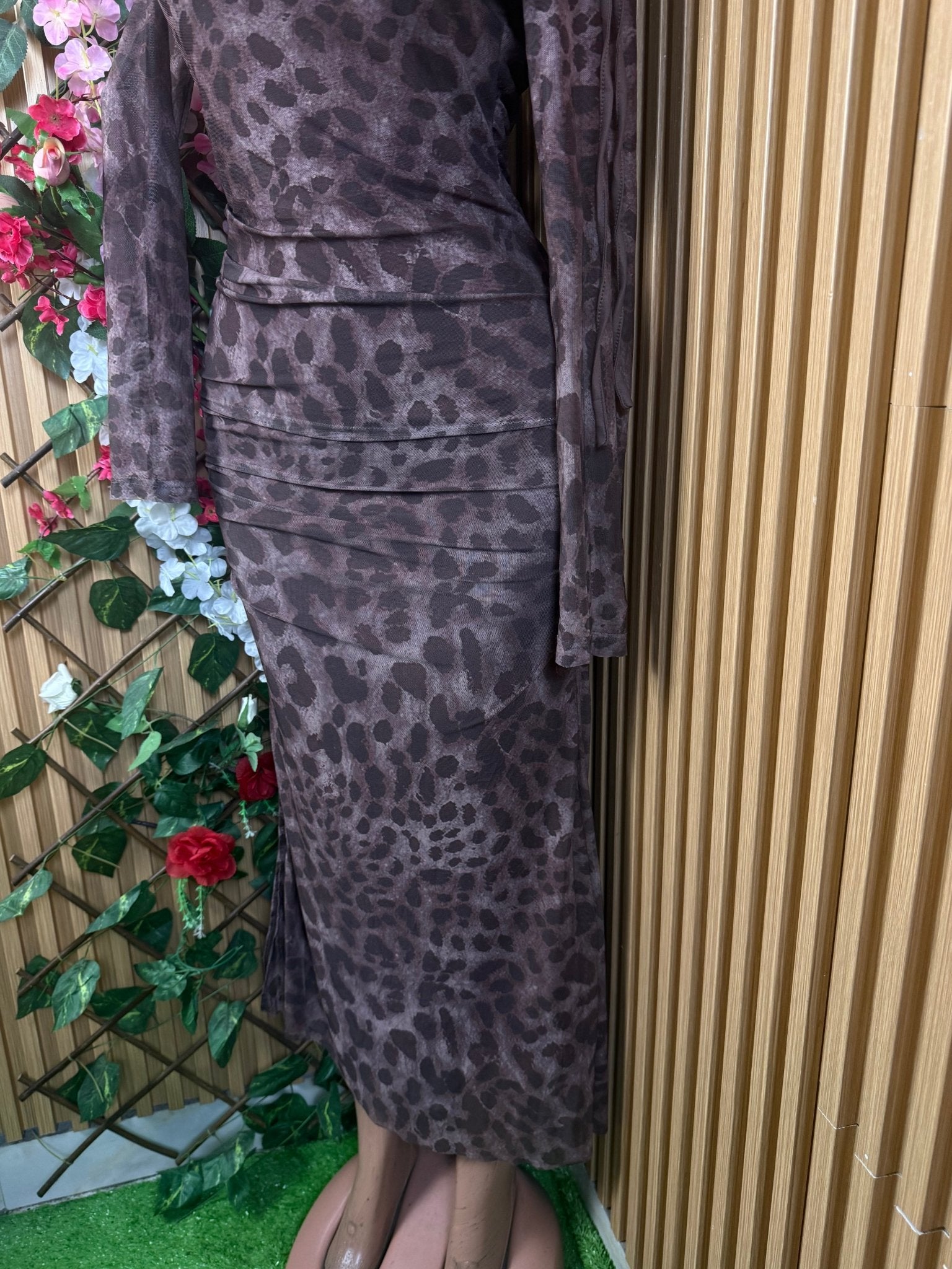 Robe moulante manches longue décolletée - Perluna Store