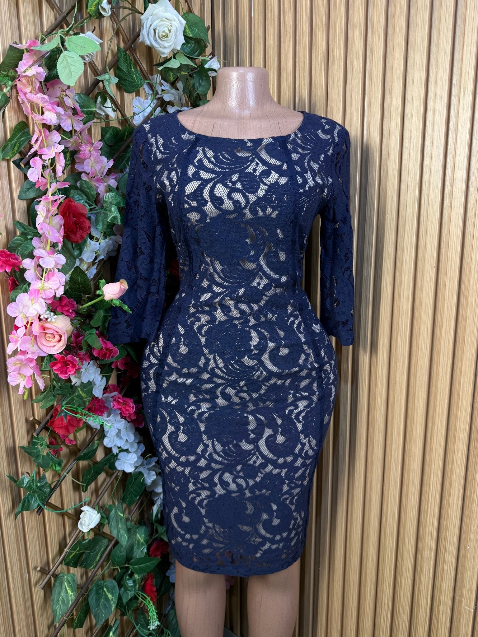 Robe moulante manches longue décolletée - Perluna Store