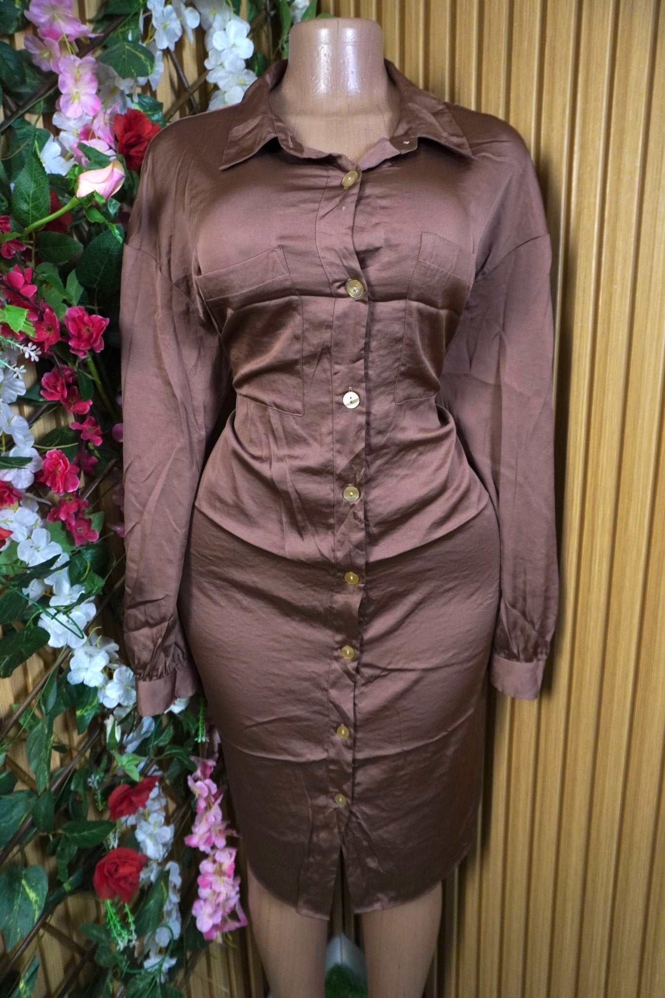Robe moulante manches longues à col chemise avec boutons - Perluna Store