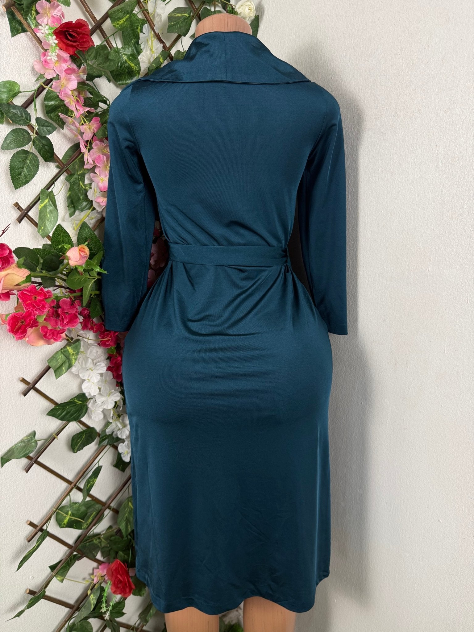 Robe moulante  manches longues col chemise - Perluna Store