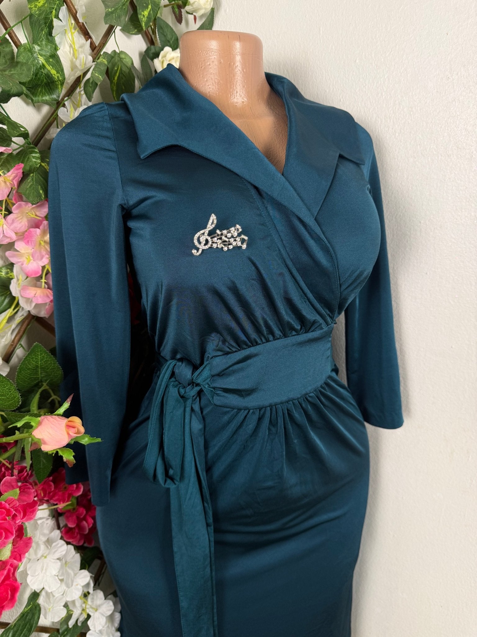 Robe moulante  manches longues col chemise - Perluna Store