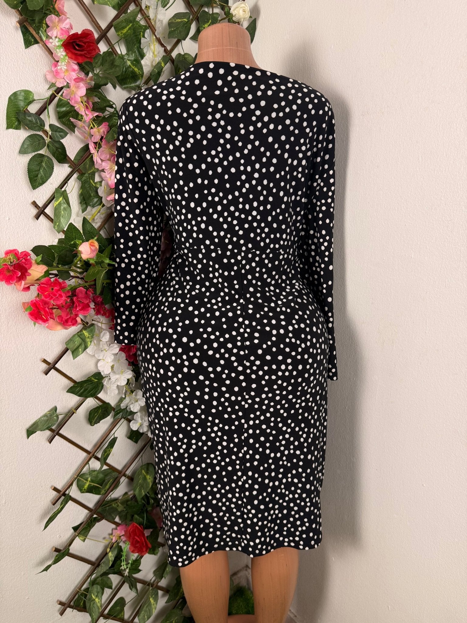 Robe moulante manches longues col V - Perluna Store