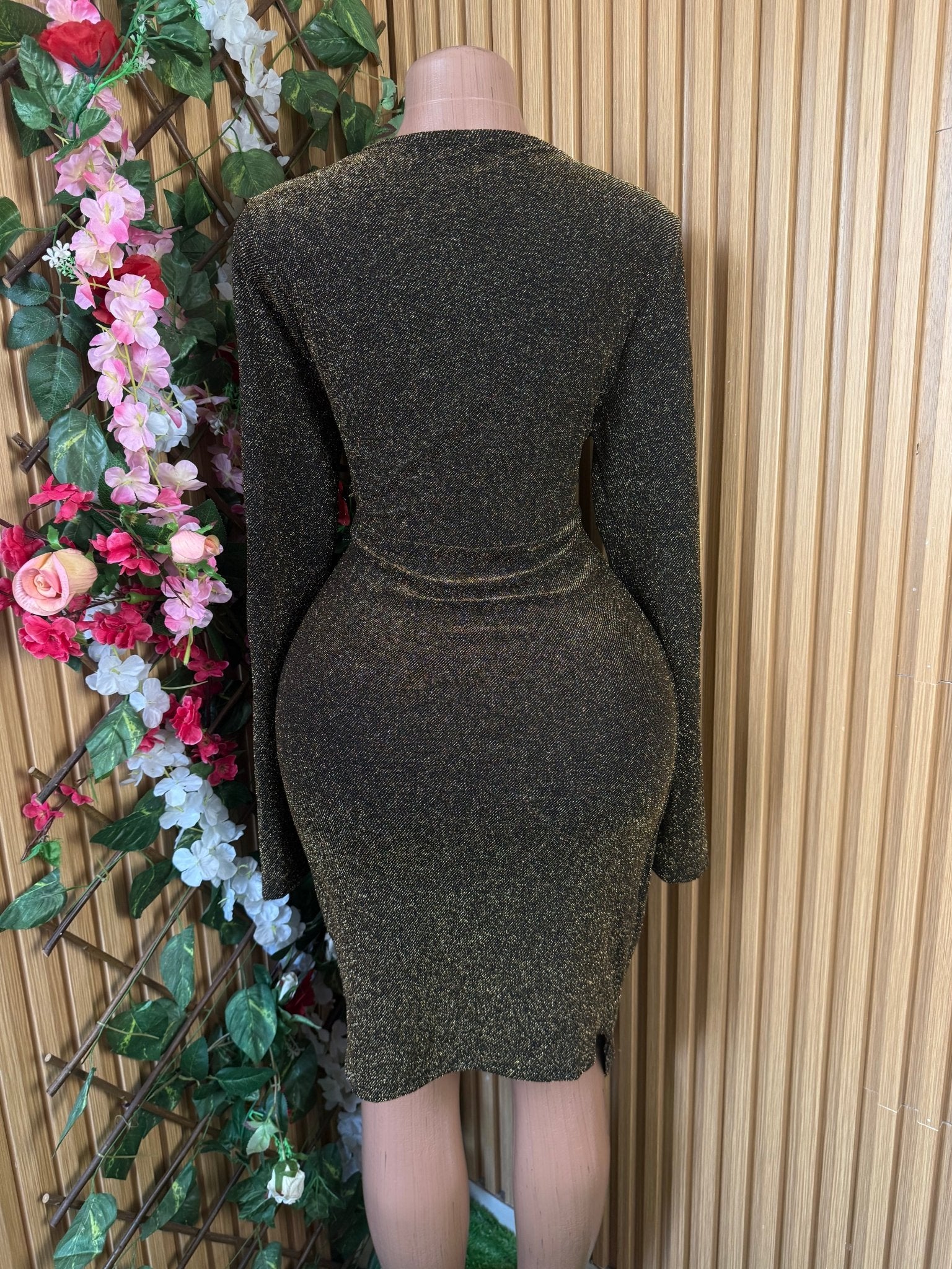 Robe moulante manches longues col V - Perluna Store