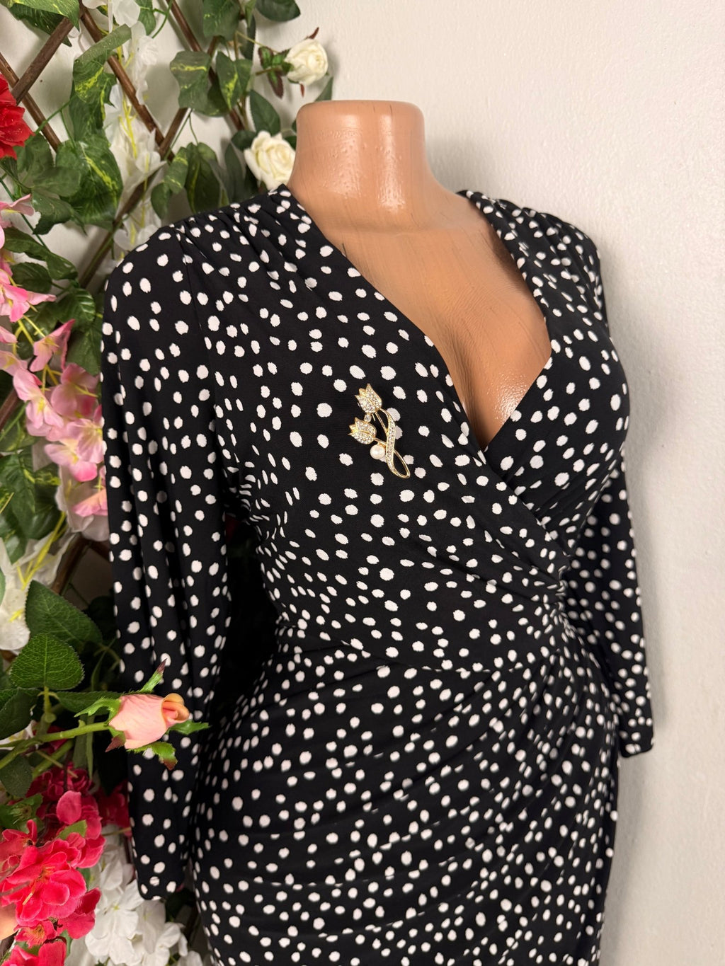 Robe moulante manches longues col V - Perluna Store