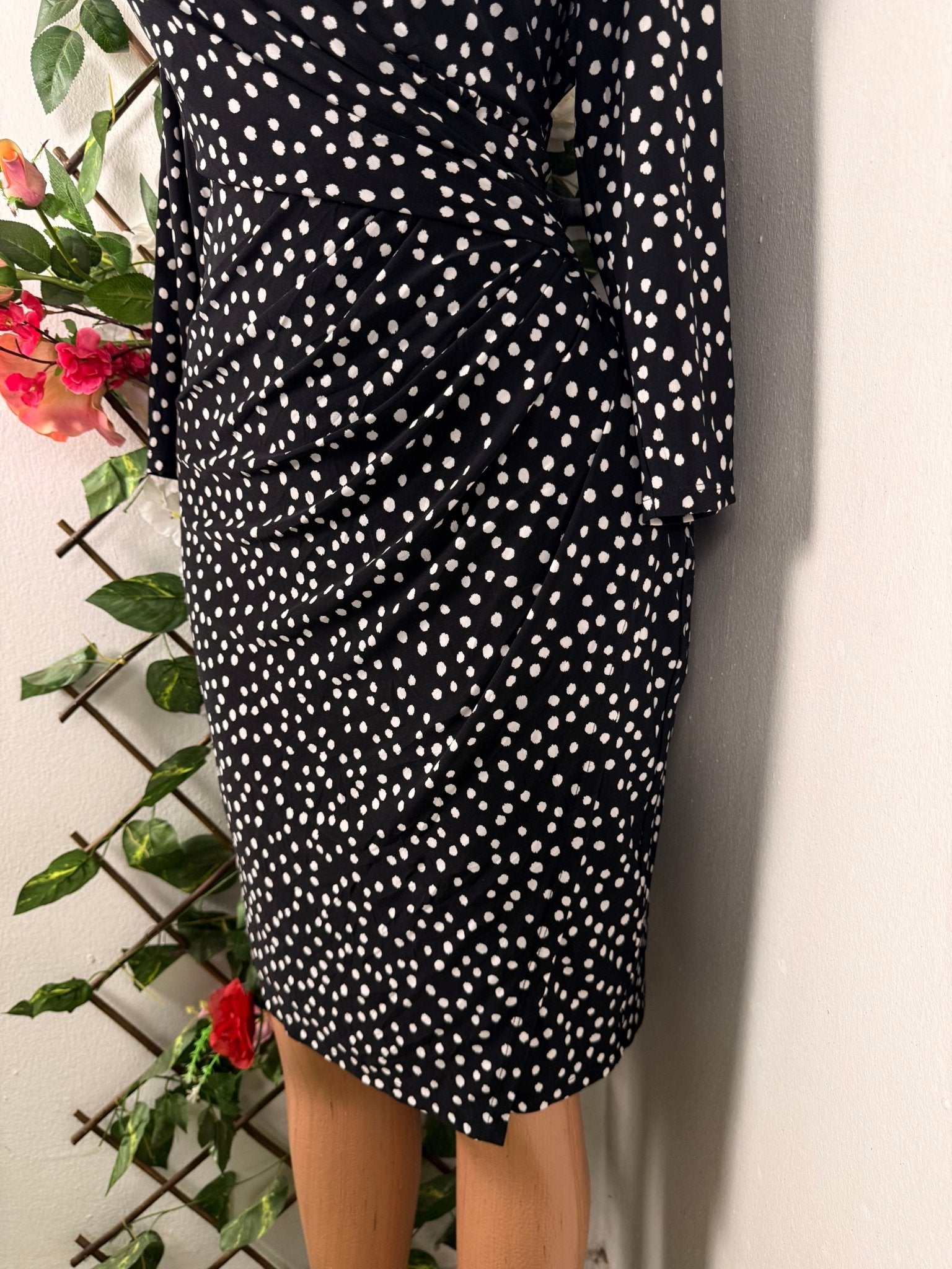 Robe moulante manches longues col V - Perluna Store