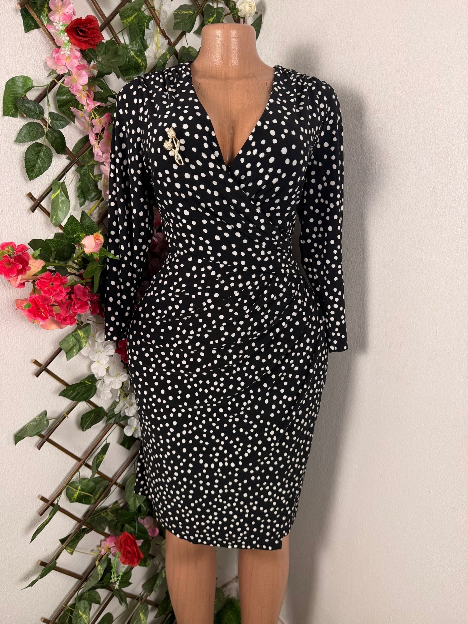 Robe moulante manches longues col V - Perluna Store