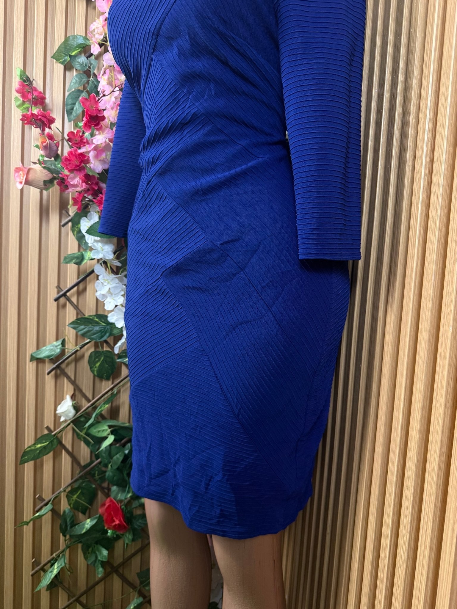 Robe moulante manches longues décollectée - Perluna Store