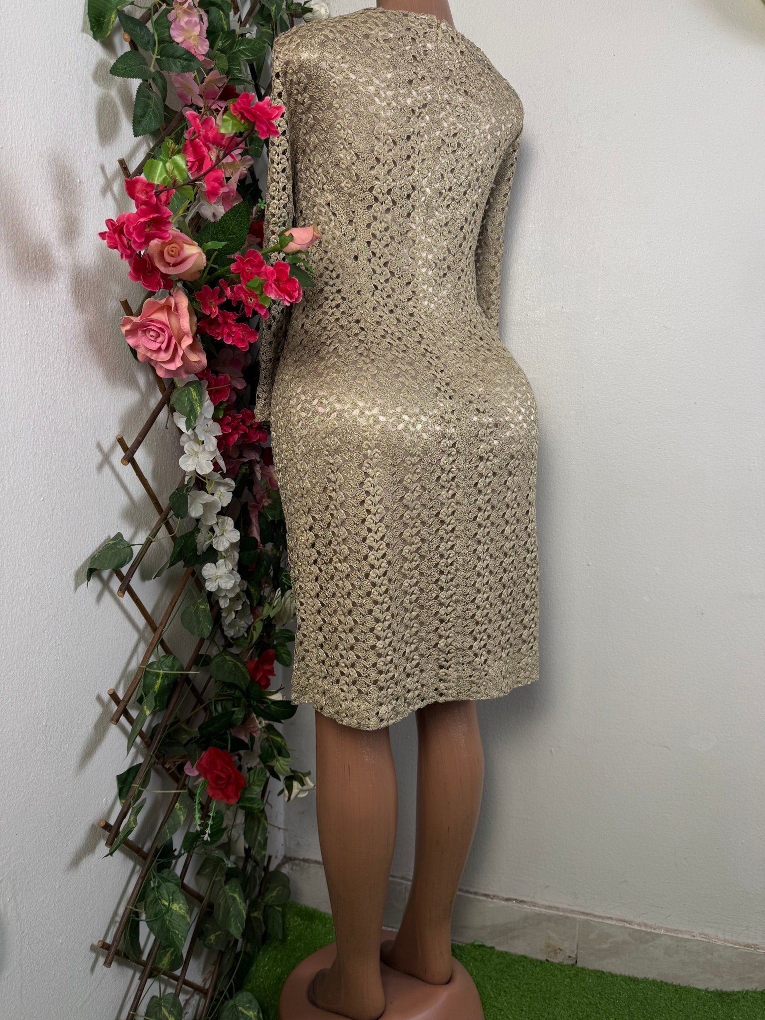 Robe moulante manches longues décollectée - Perluna Store - kinshasa