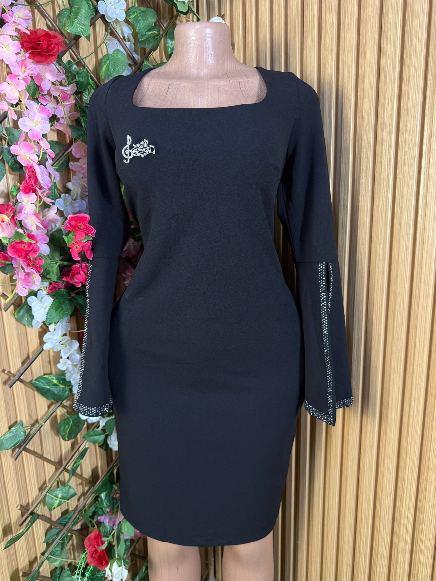 Robe moulante manches longues décollectée - Perluna Store