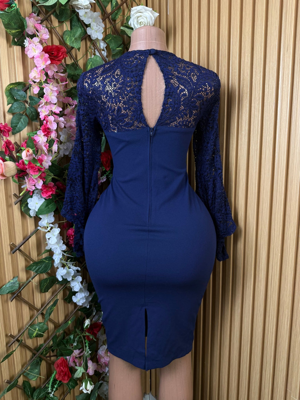 Robe moulante manches longues décollectée - Perluna Store