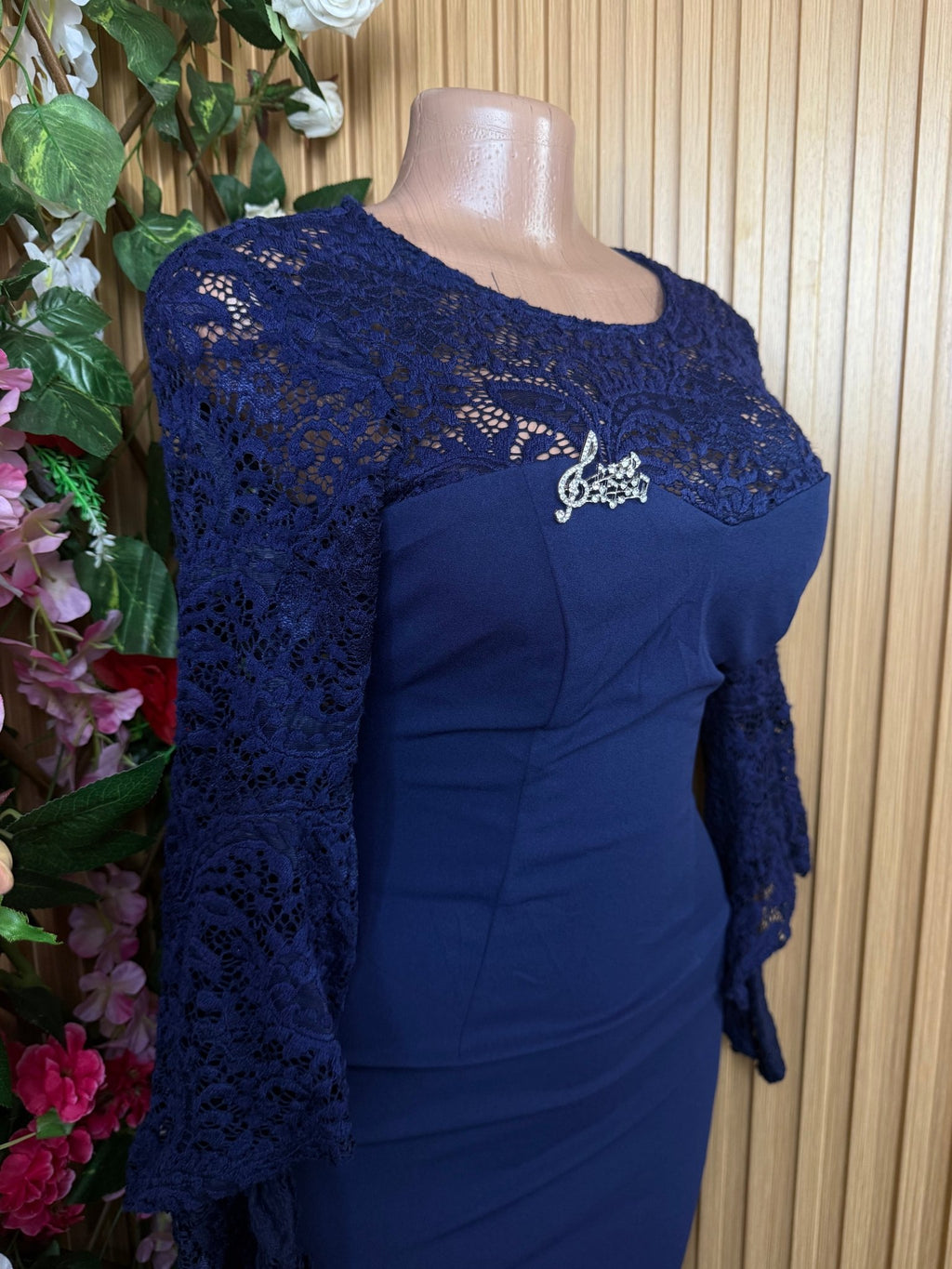 Robe moulante manches longues décollectée - Perluna Store