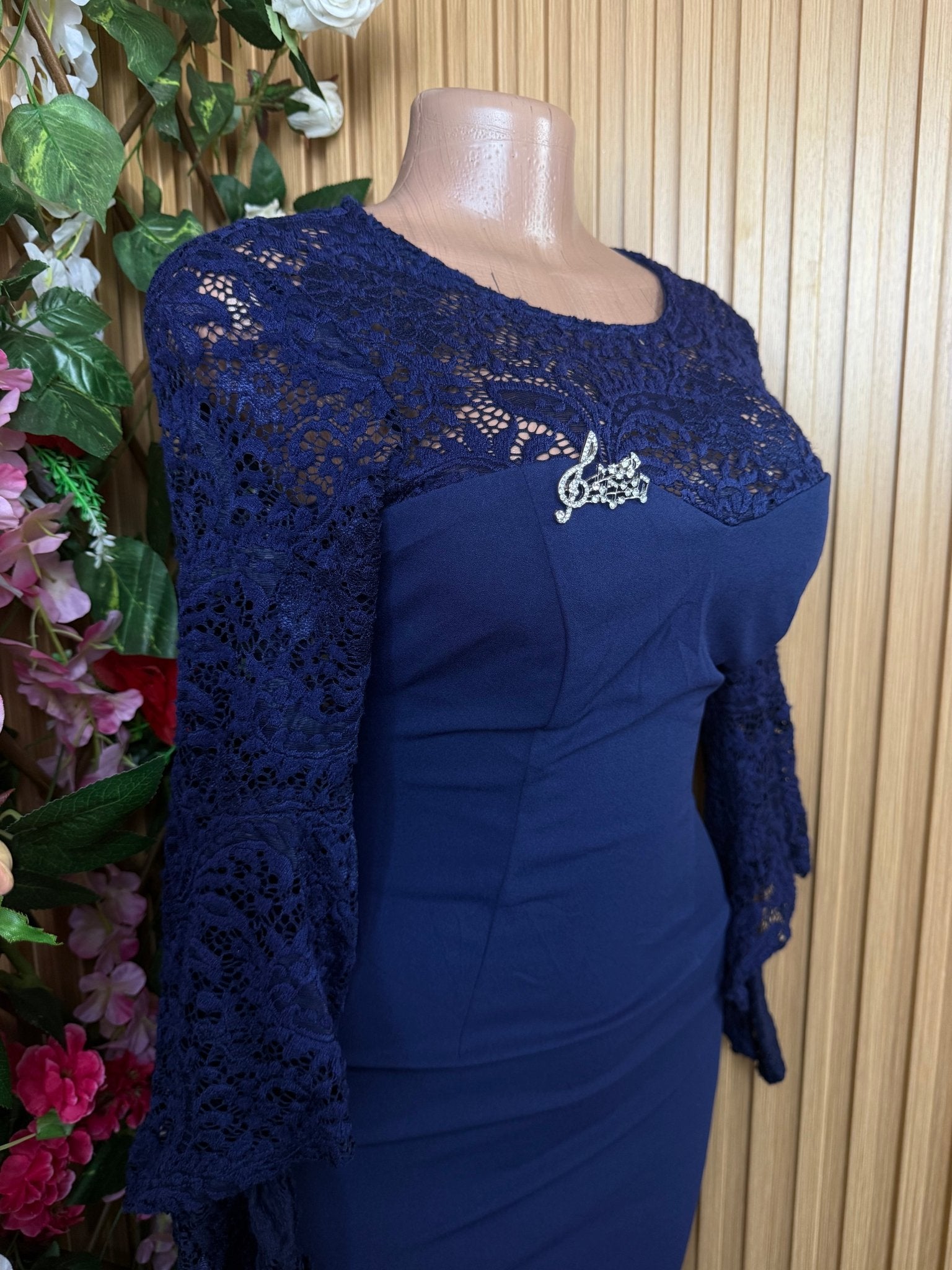 Robe moulante manches longues décollectée - Perluna Store