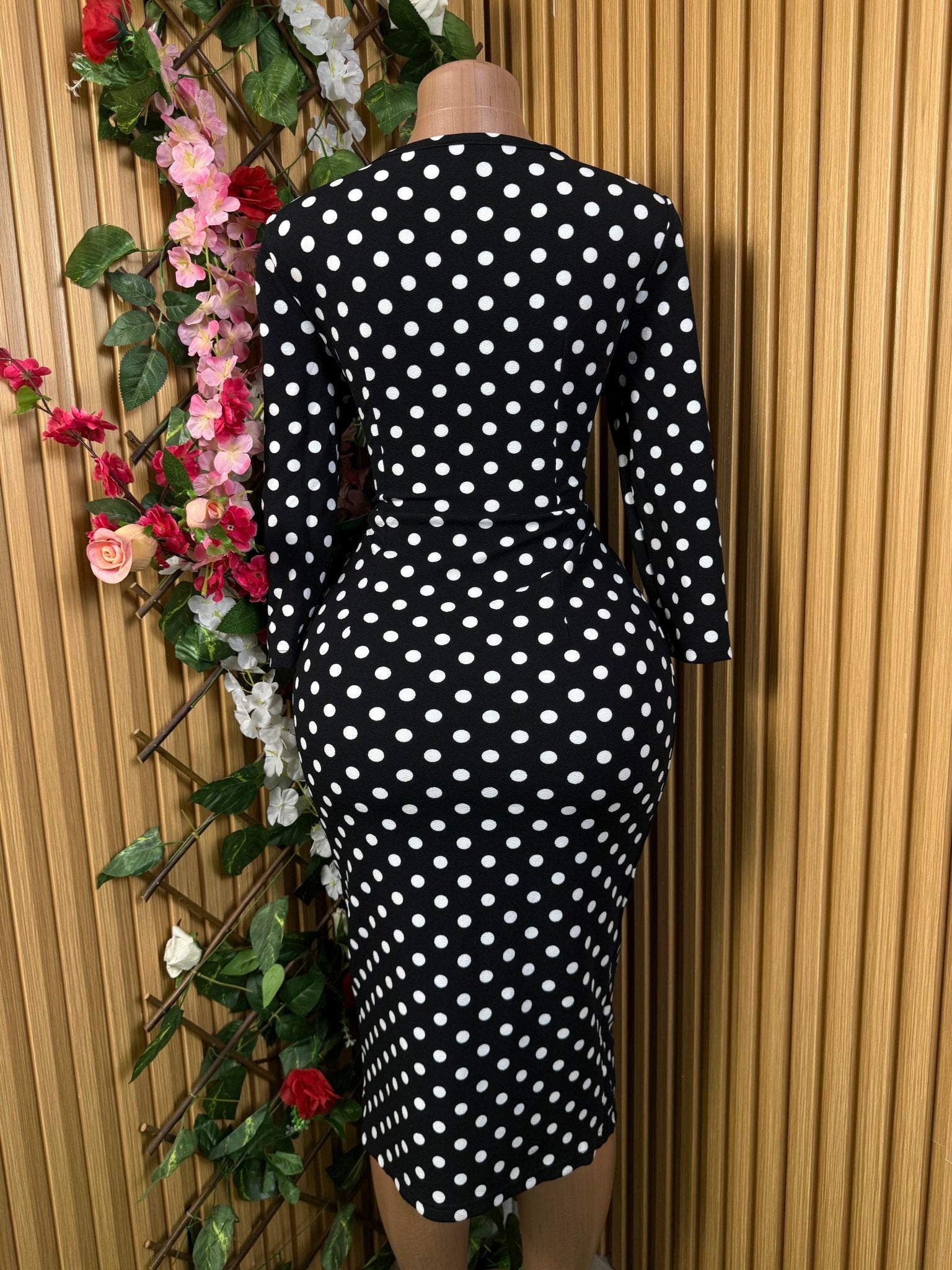 Robe moulante manches longues décollectée - Perluna Store