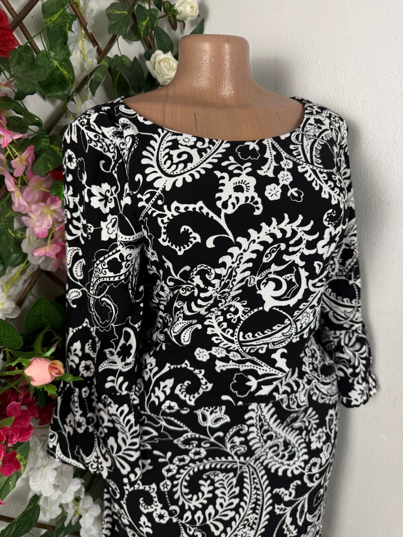 Robe moulante manches longues décollecteé - Perluna Store