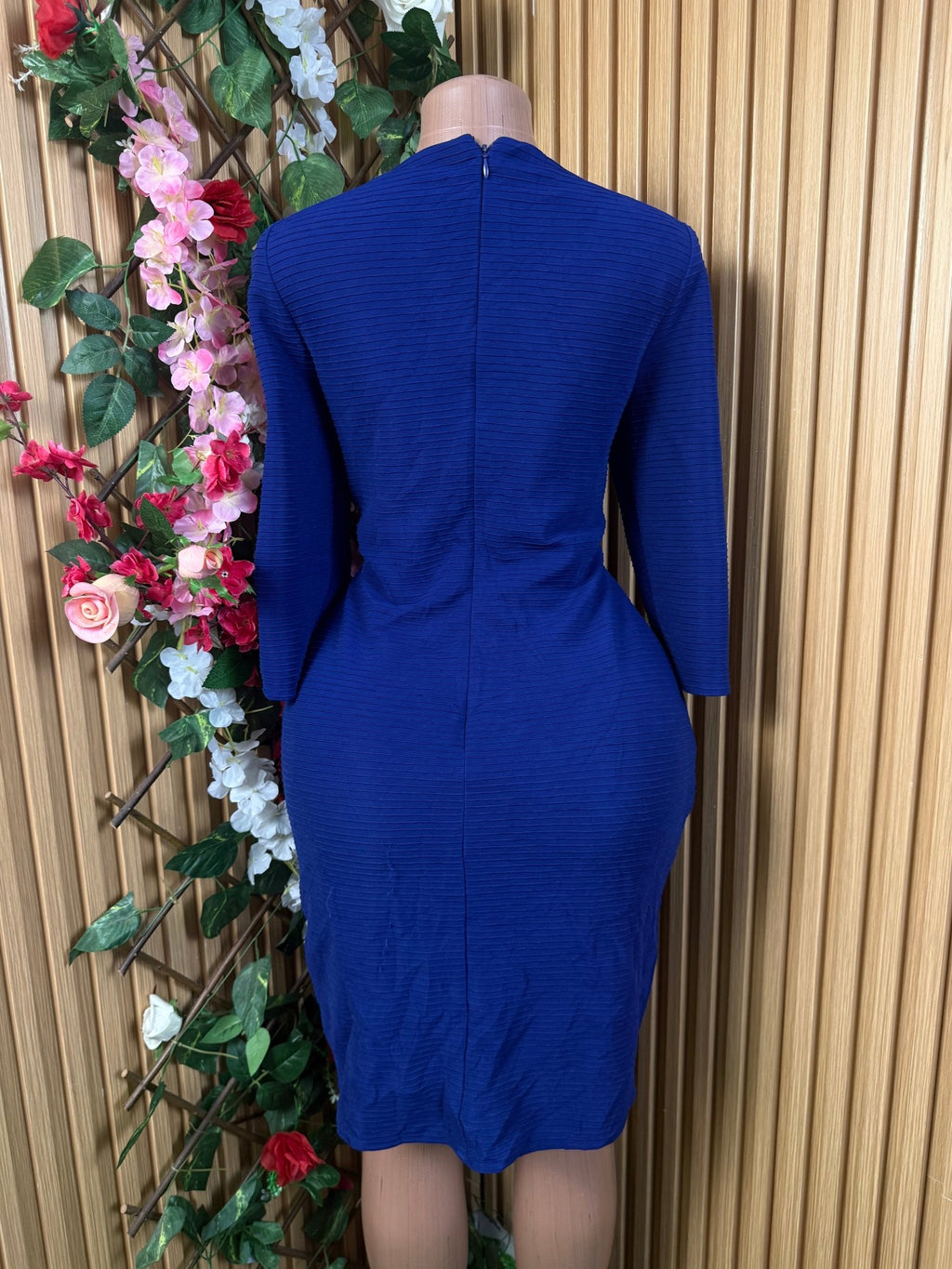 Robe moulante manches longues décollectée - Perluna Store
