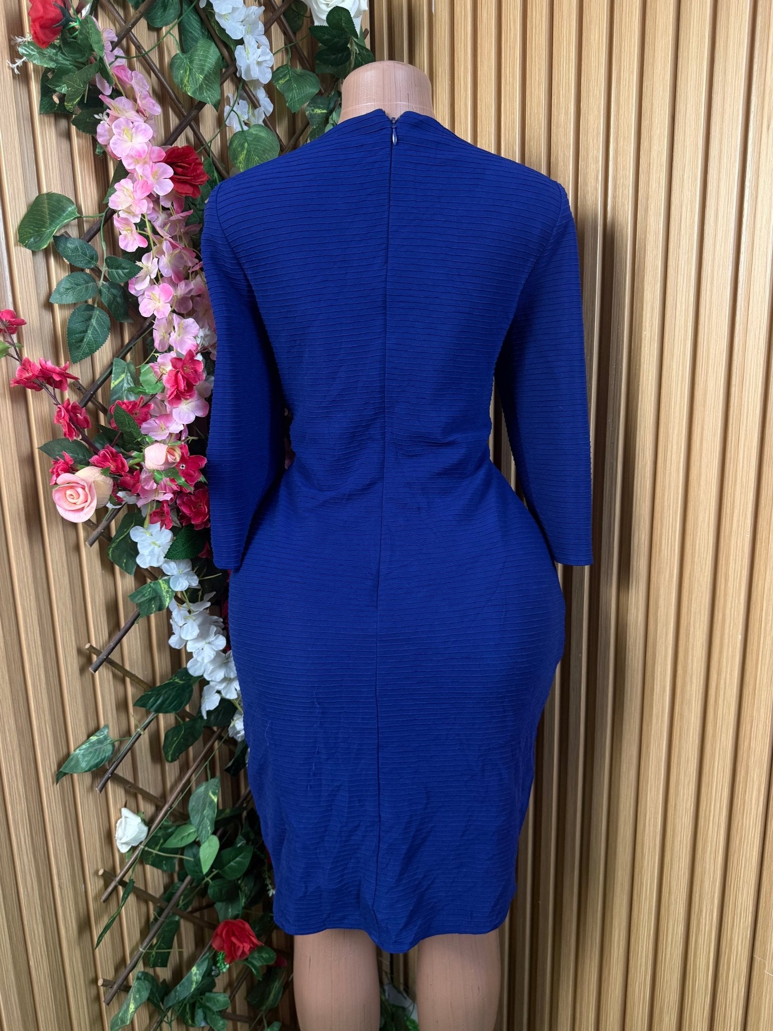 Robe moulante manches longues décollectée - Perluna Store