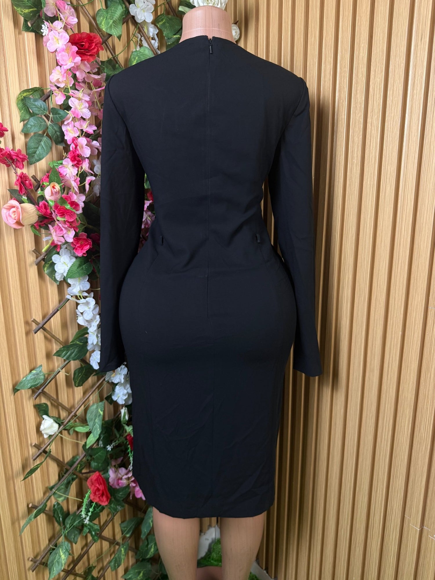 Robe moulante manches longues décollectée - Perluna Store - kinshasa