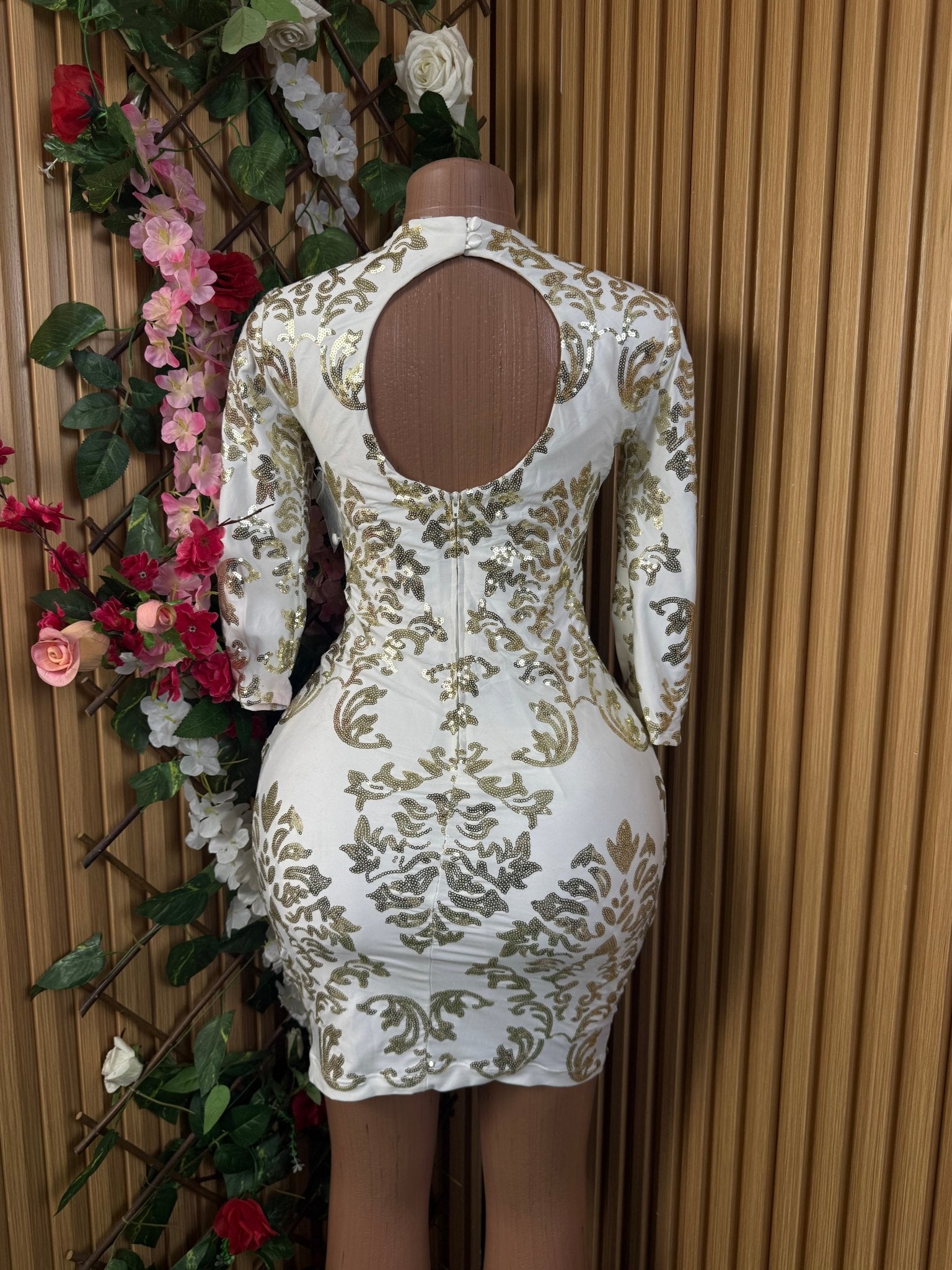 Robe moulante manches longues décollectée - Perluna Store
