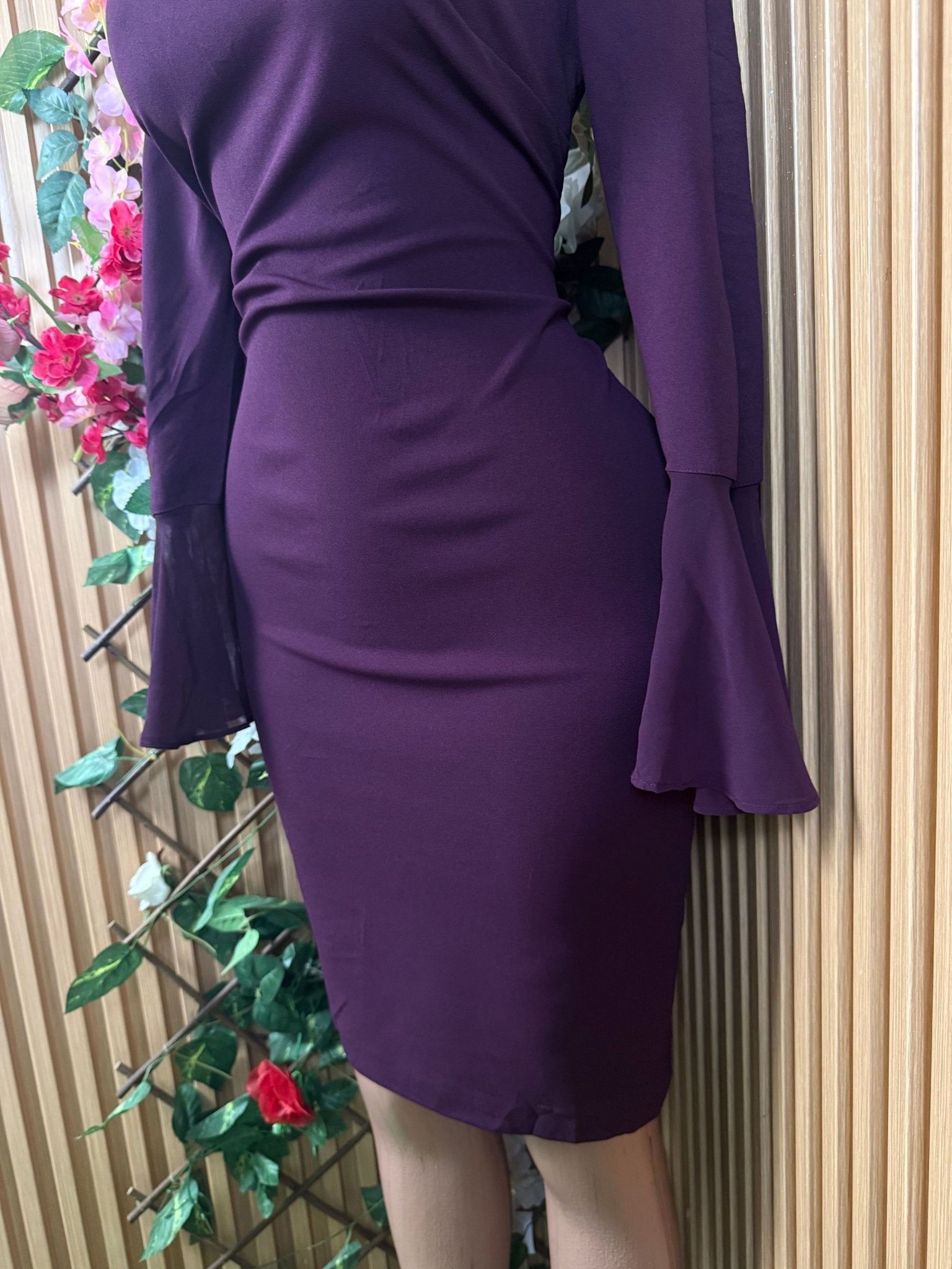 Robe moulante manches longues décollectuée - Perluna Store