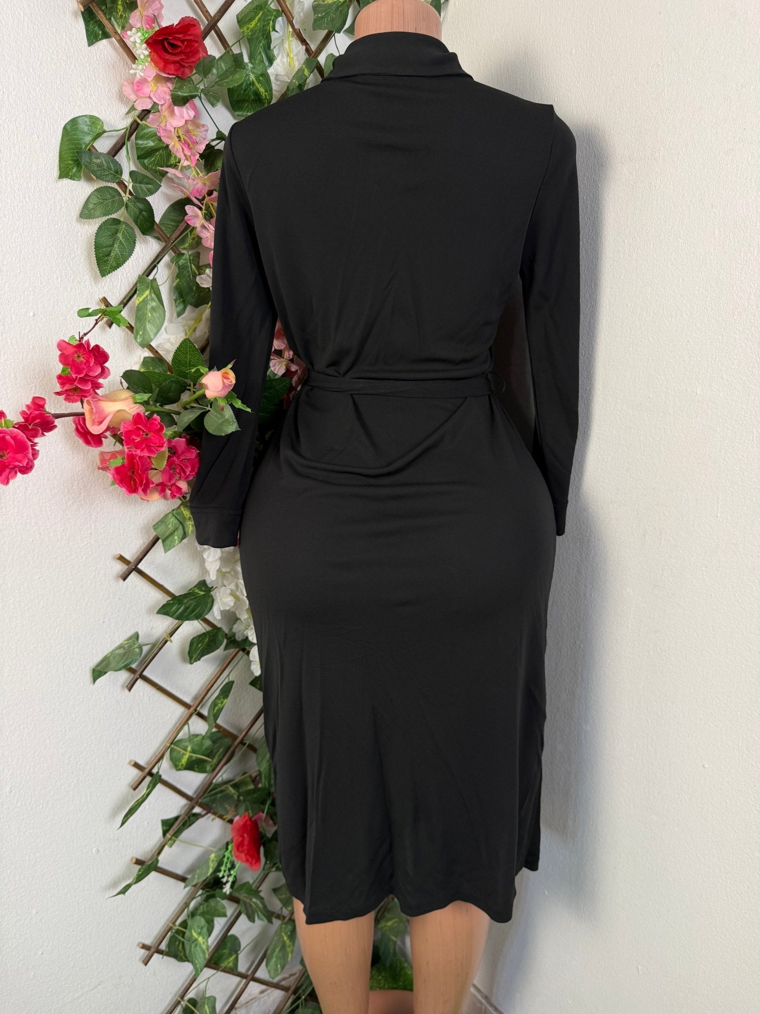 Robe moulante manches longues décolletée - Perluna Store - kinshasa