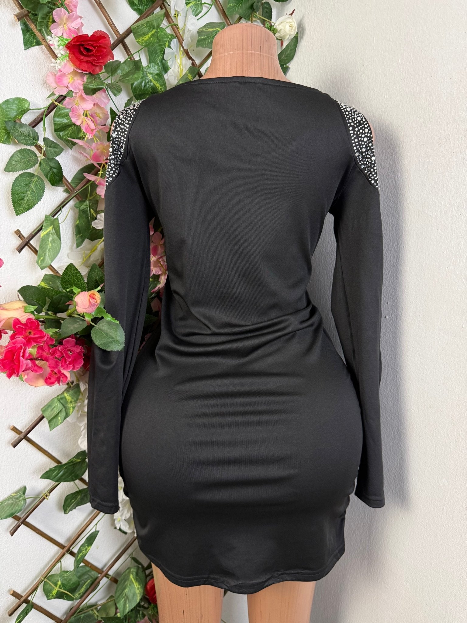 Robe moulante manches longues dénudée - Perluna Store - kinshasa