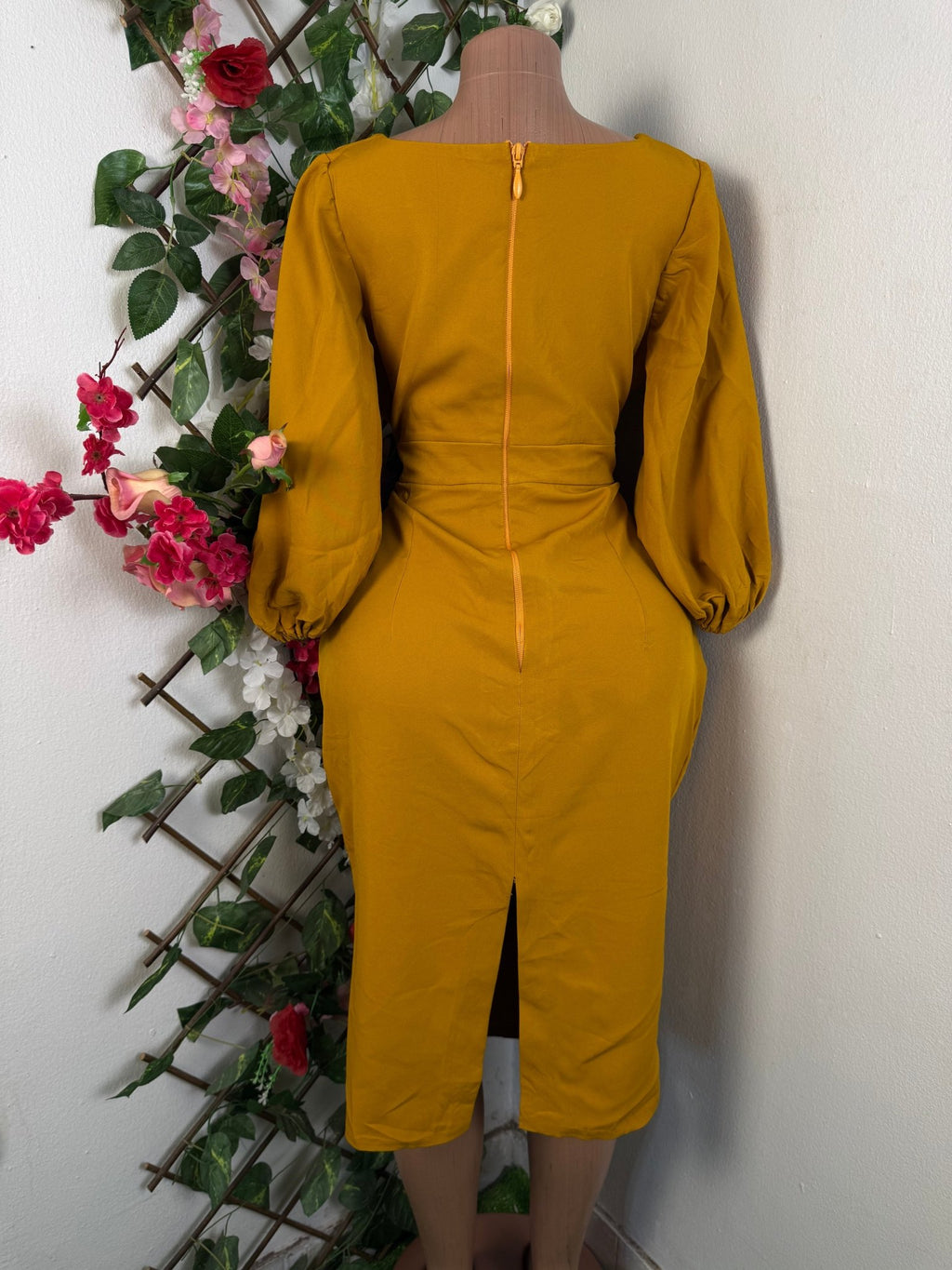 Robe moulante manches longues dénudée - Perluna Store - kinshasa