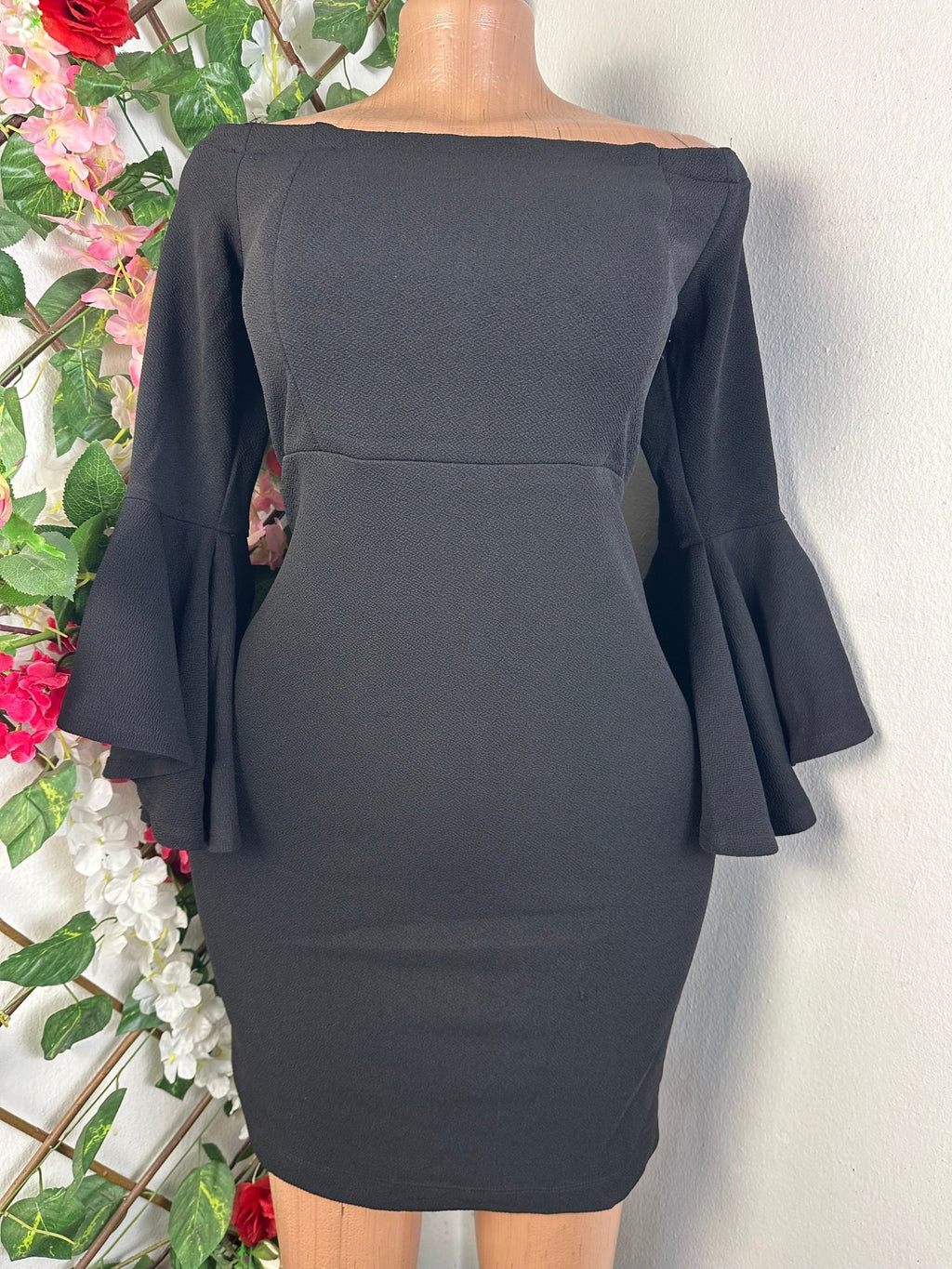 Robe moulante manches longues dénudée - Perluna Store - kinshasa