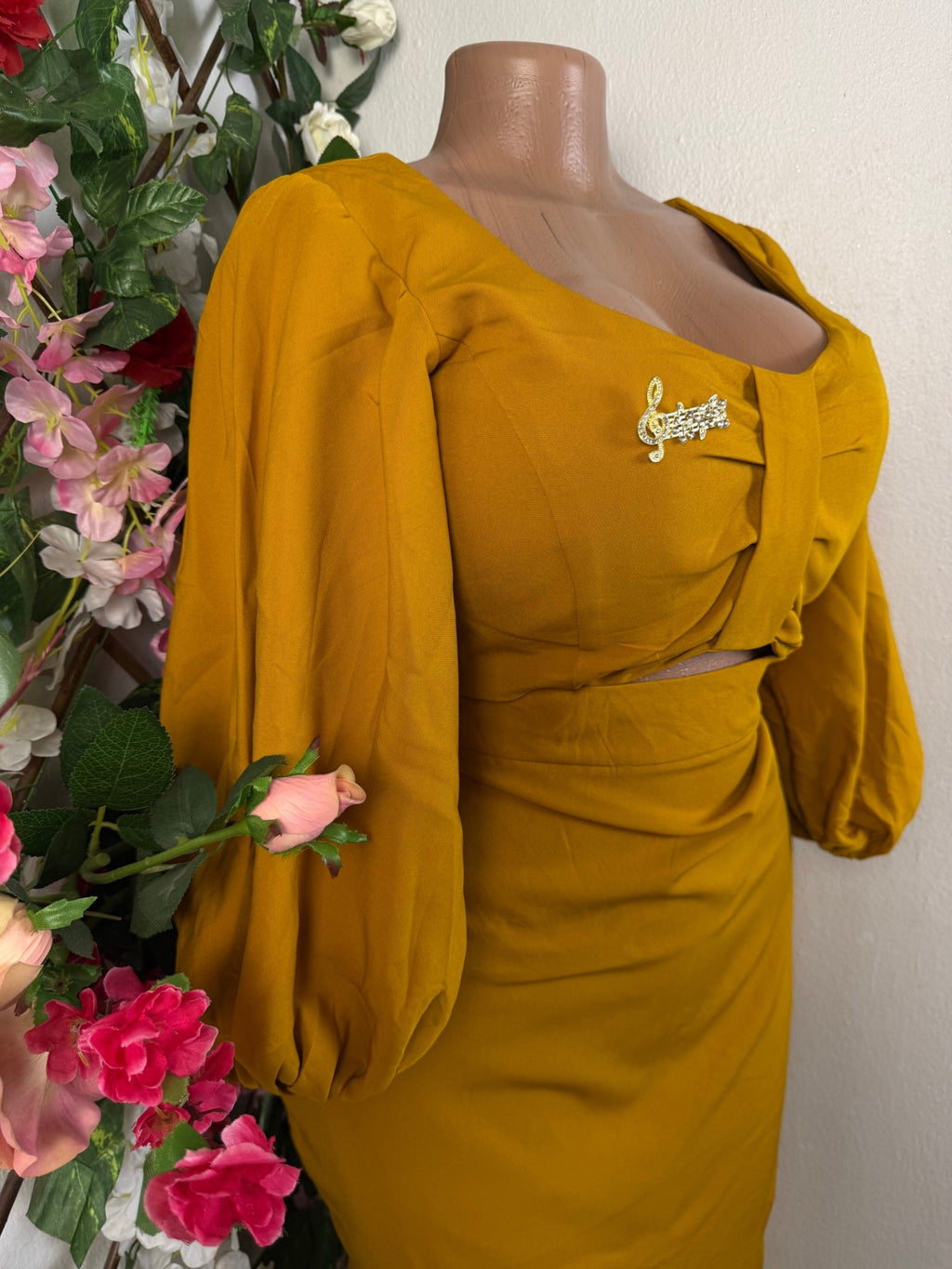 Robe moulante manches longues dénudée - Perluna Store - kinshasa