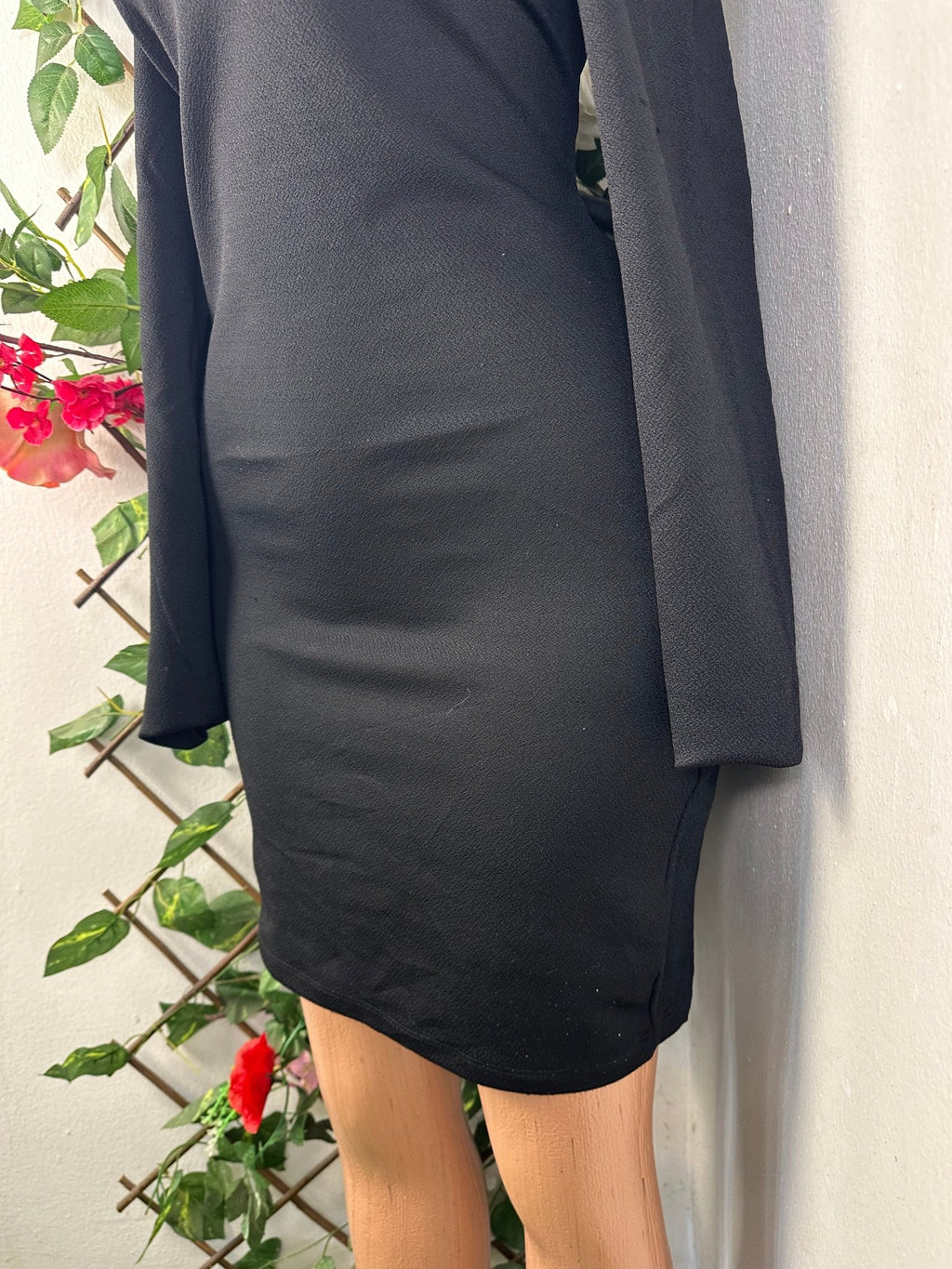 Robe moulante manches longues dénudée - Perluna Store - kinshasa