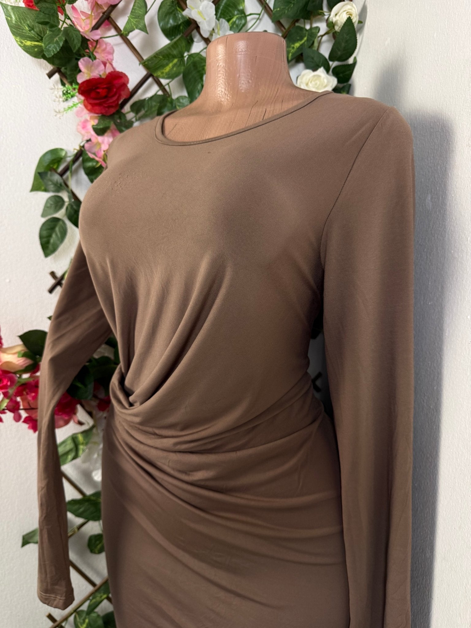 Robe moulante manches longues - Perluna Store - kinshasa