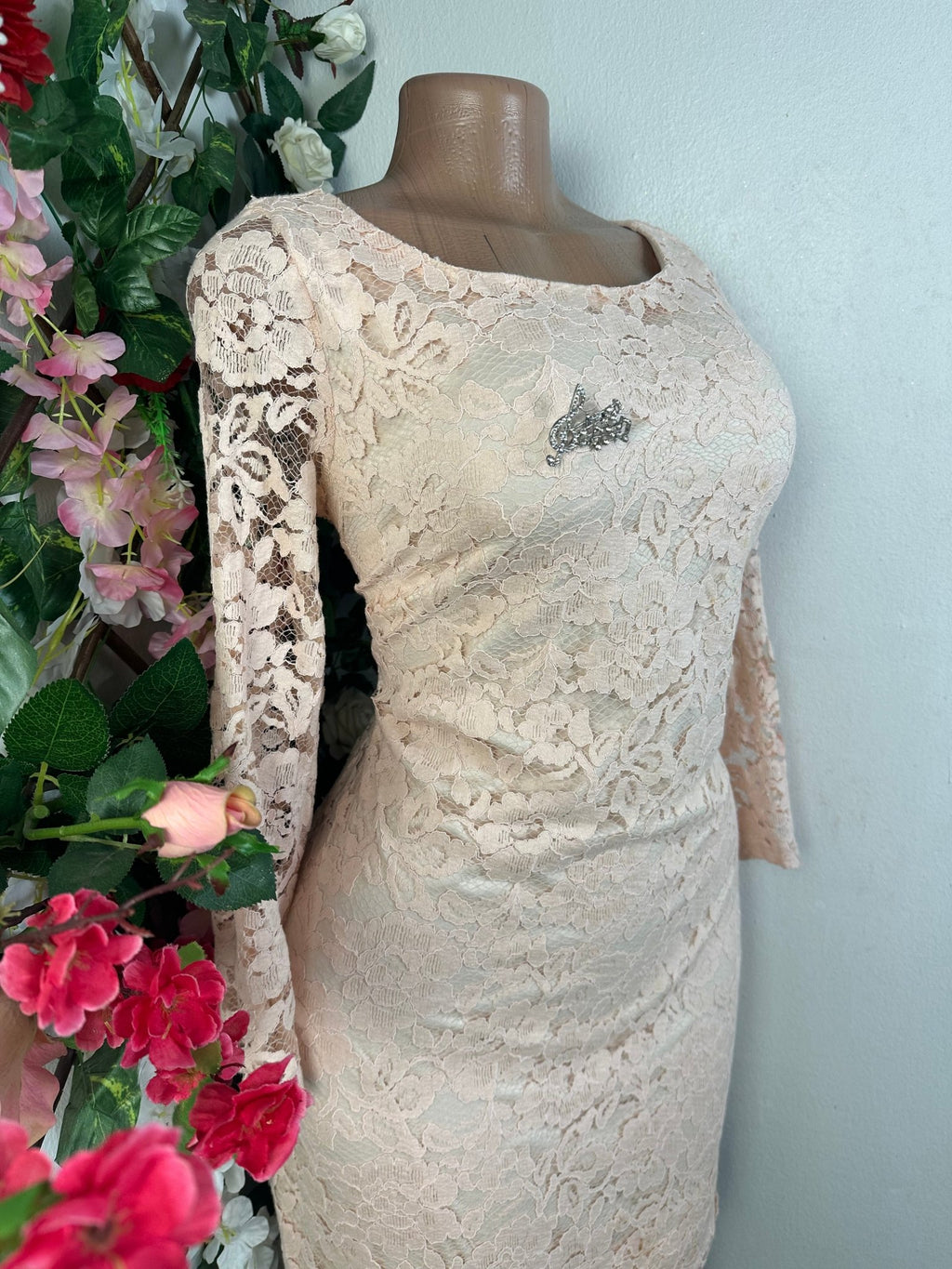 Robe moulante mancheslongues décollectée - Perluna Store - kinshasa