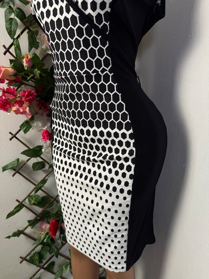 Robe moulante mi longue a point noire - Perluna Store - kinshasa